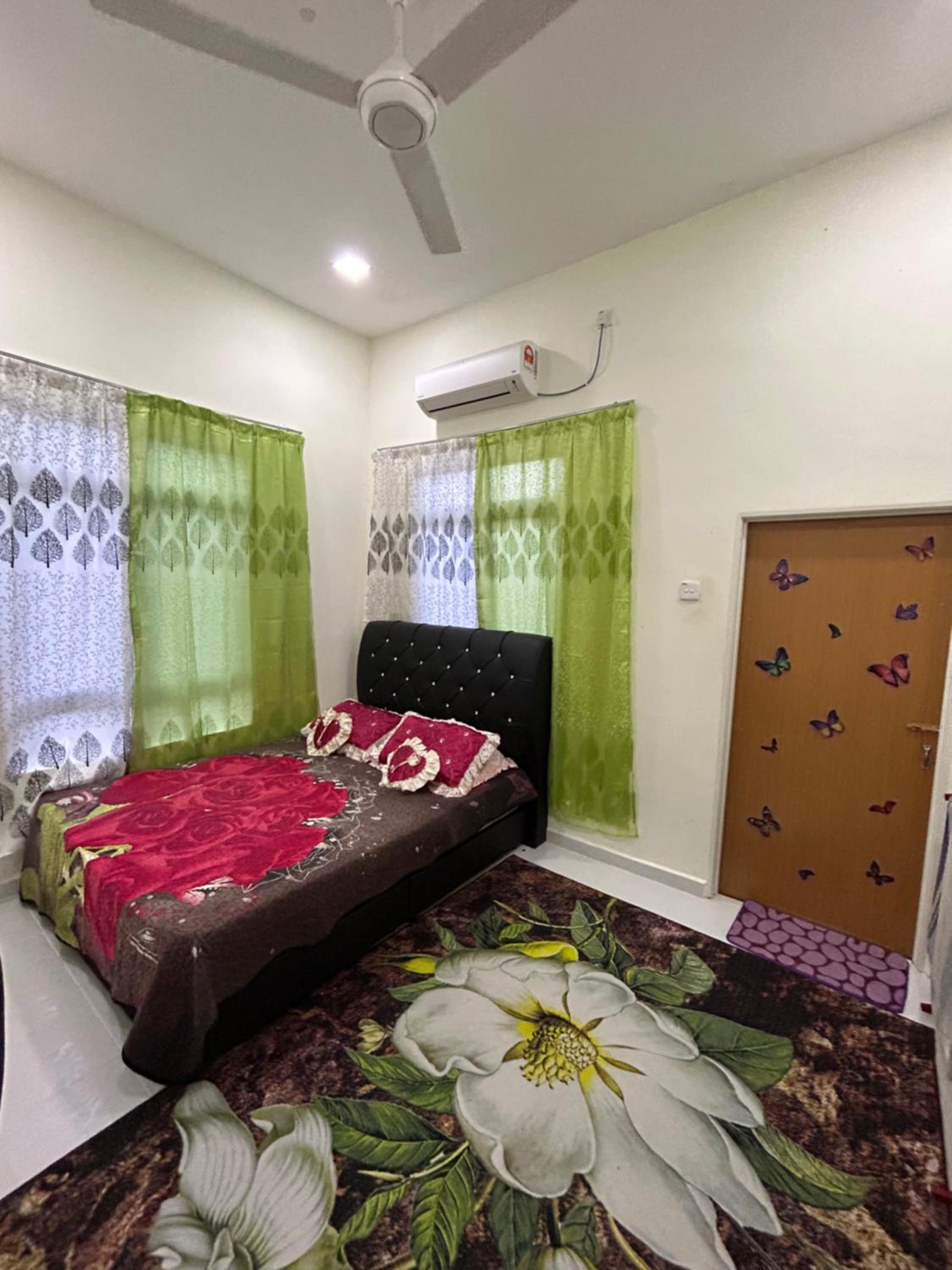 Two-Bedroom House photo 1