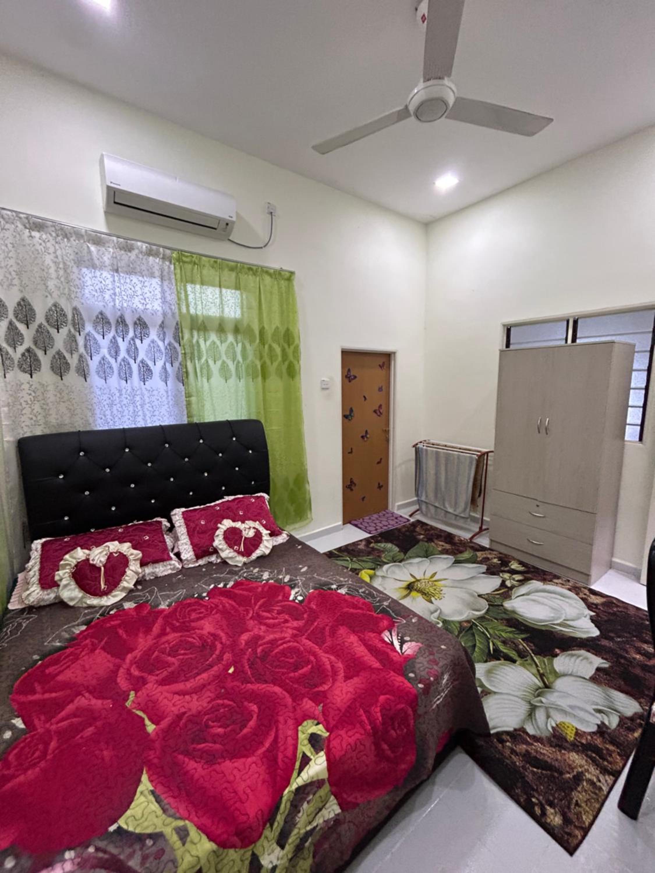 Two-Bedroom House photo 2