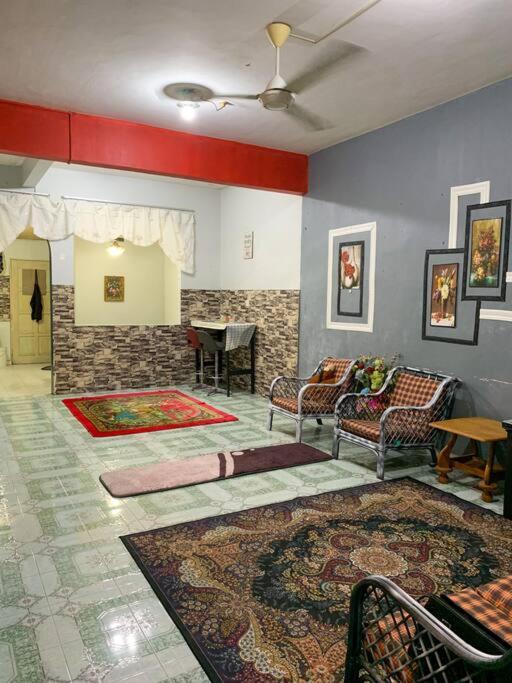 Four-Bedroom House photo 2