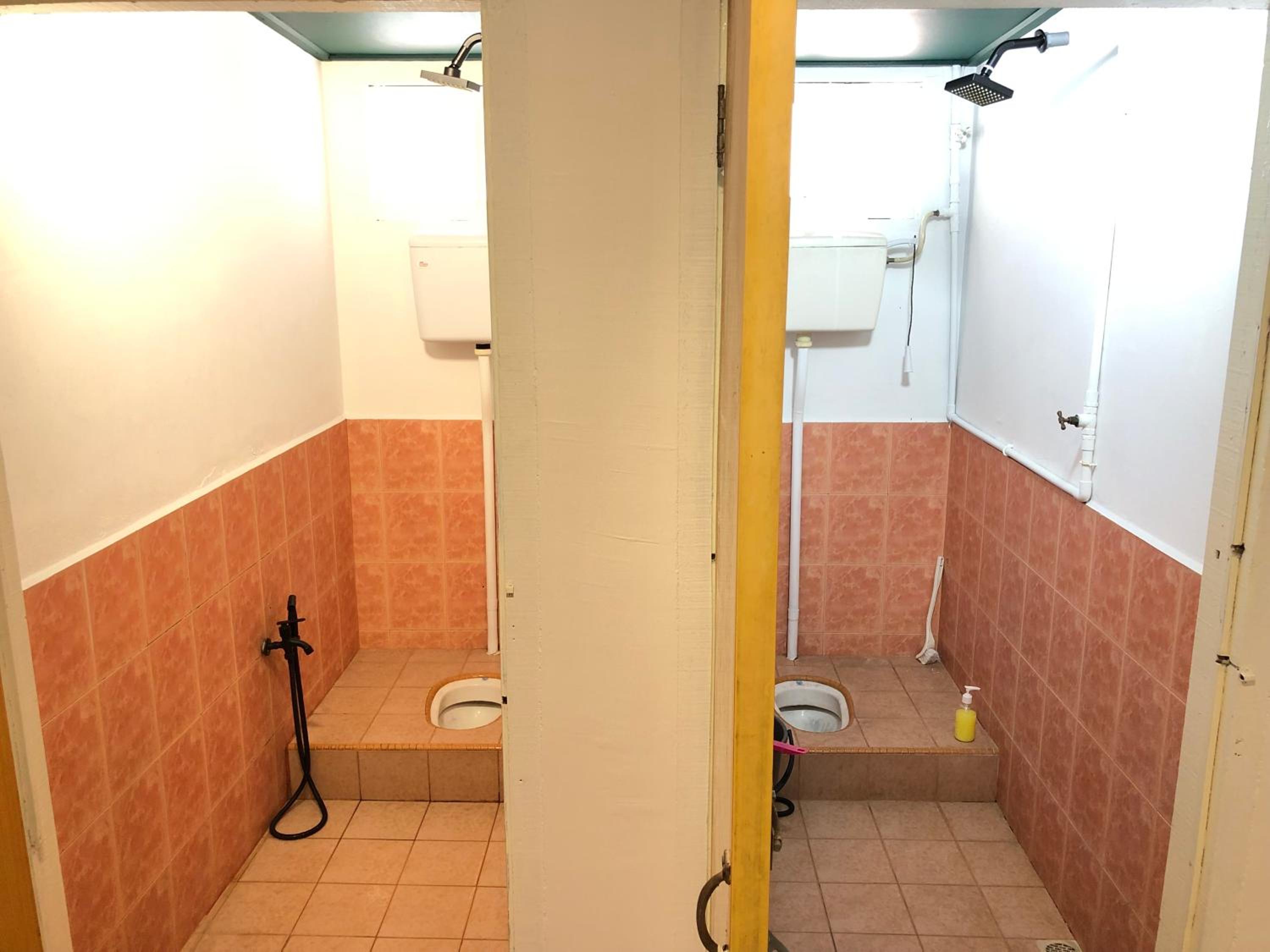 Triple Room with Private Bathroom - Photo 11