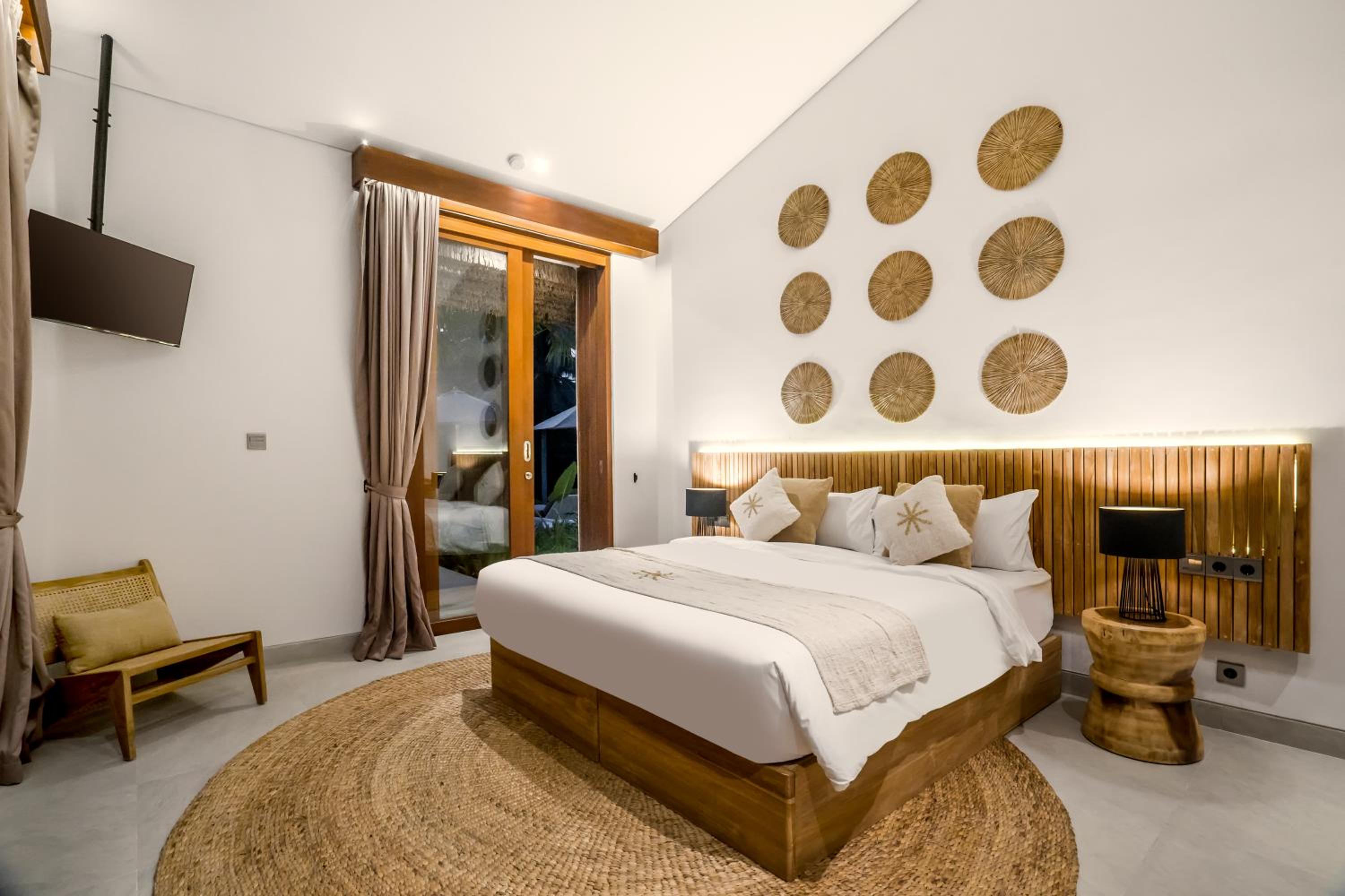 Villa - Photo 1