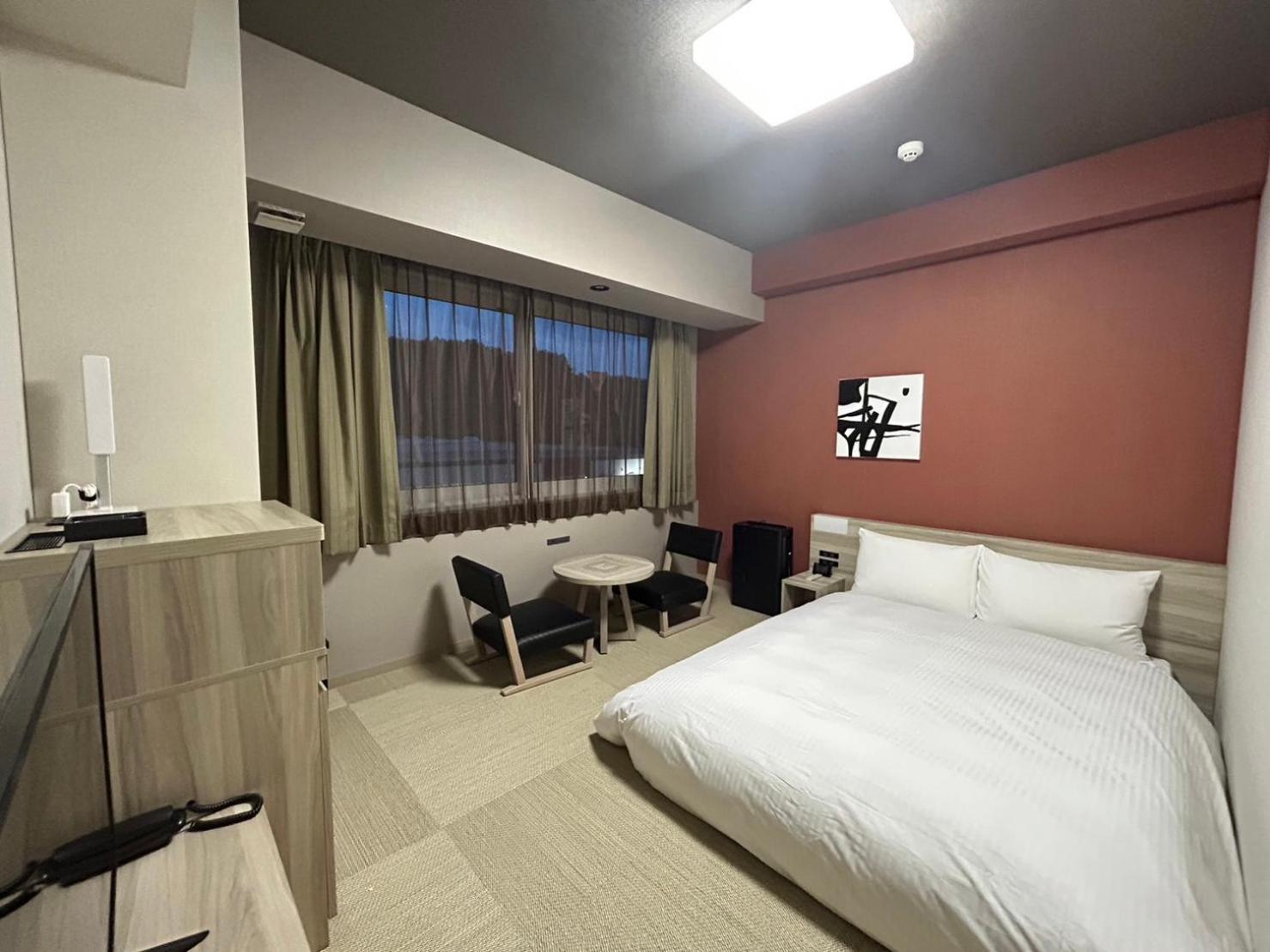 Small Double Room-Smoking  - Photo 1