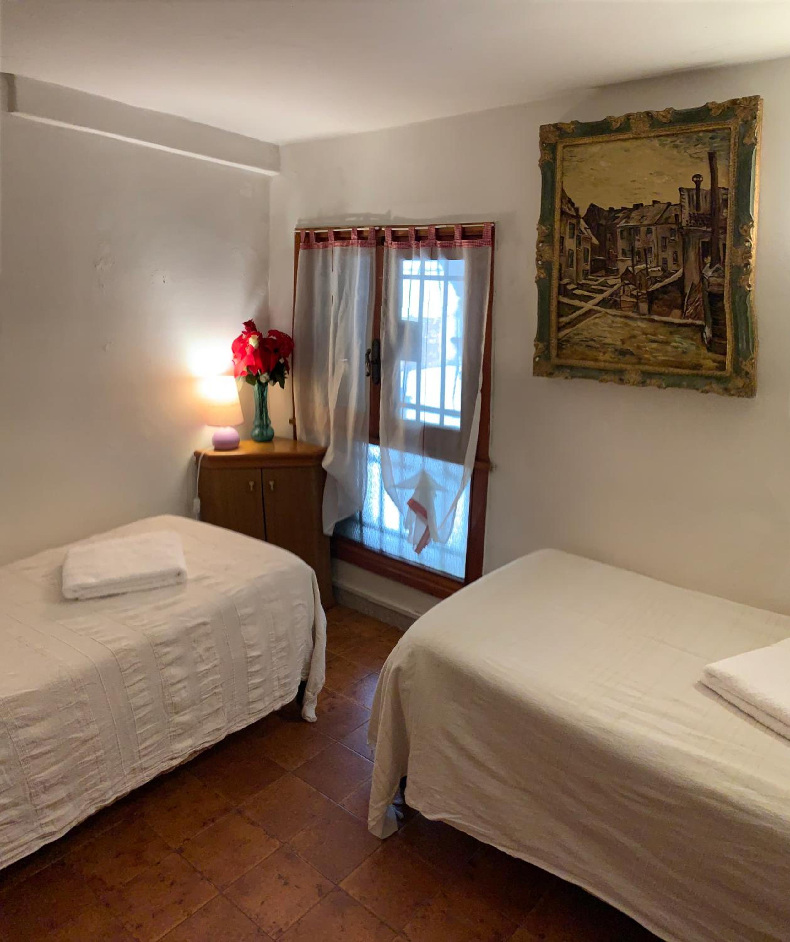 Twin Room with City View photo 1