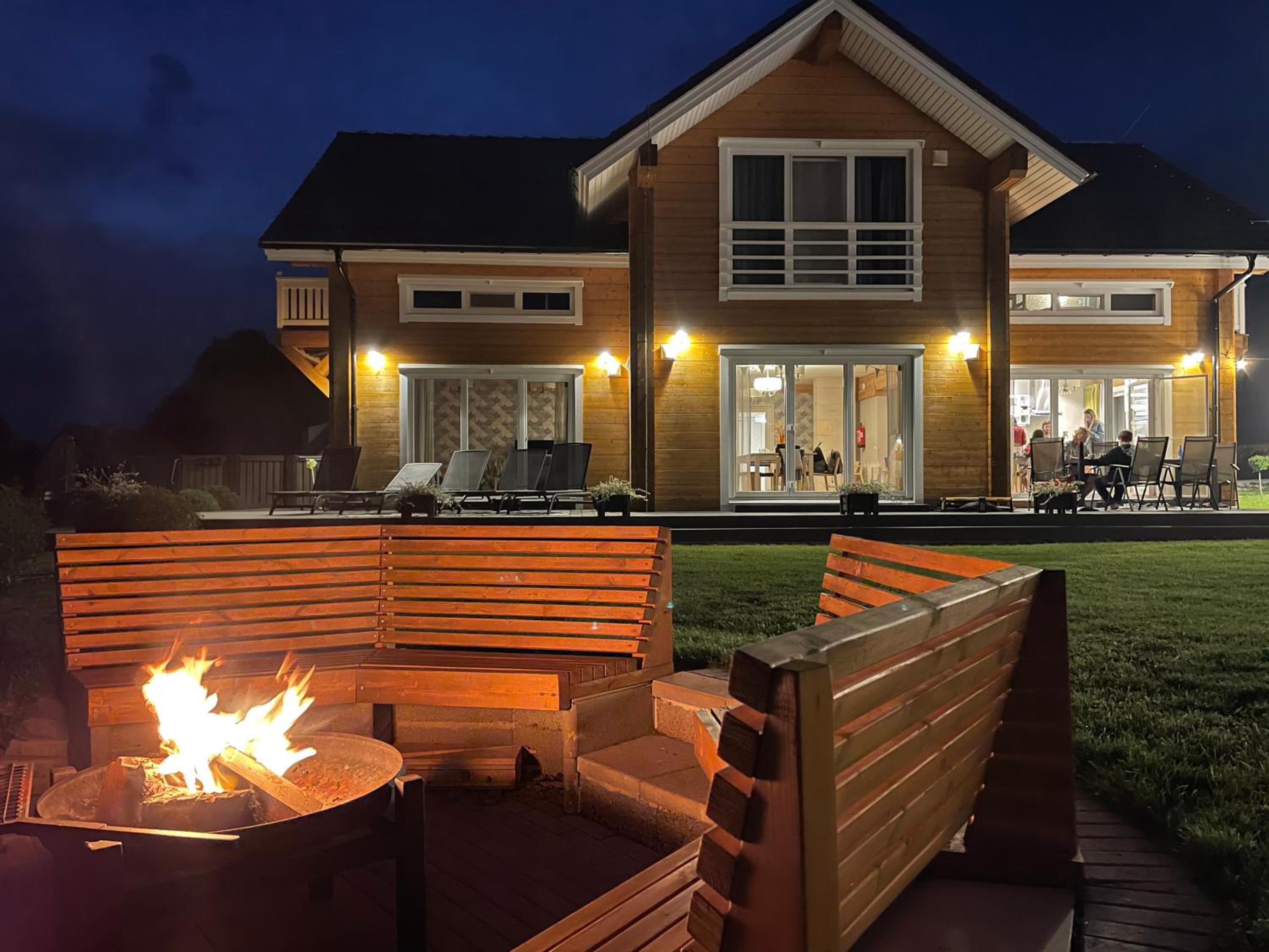 Five-Bedroom House - Photo 46