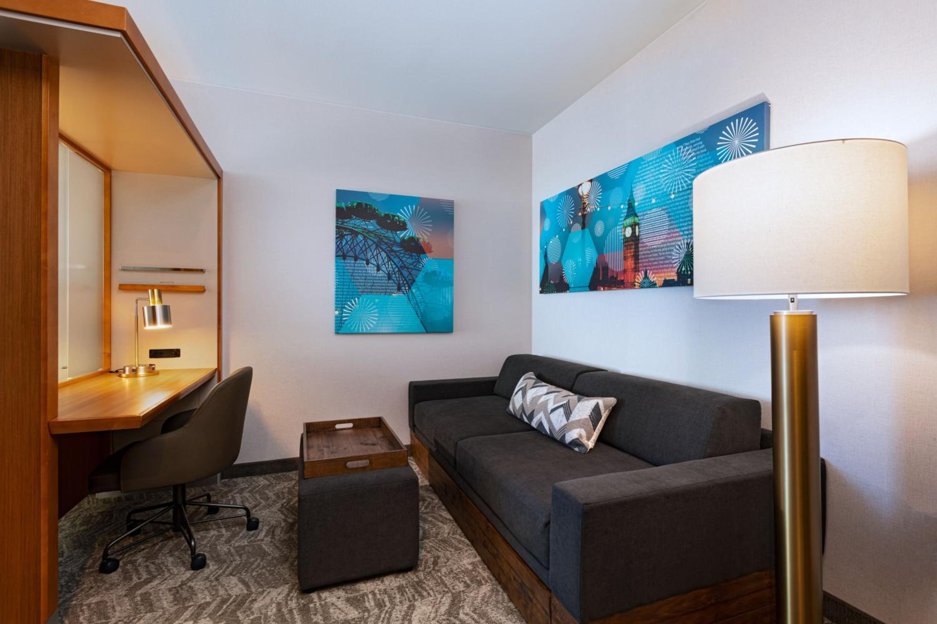 Queen Studio with 2 Queen Beds and Trundle Bed photo 1
