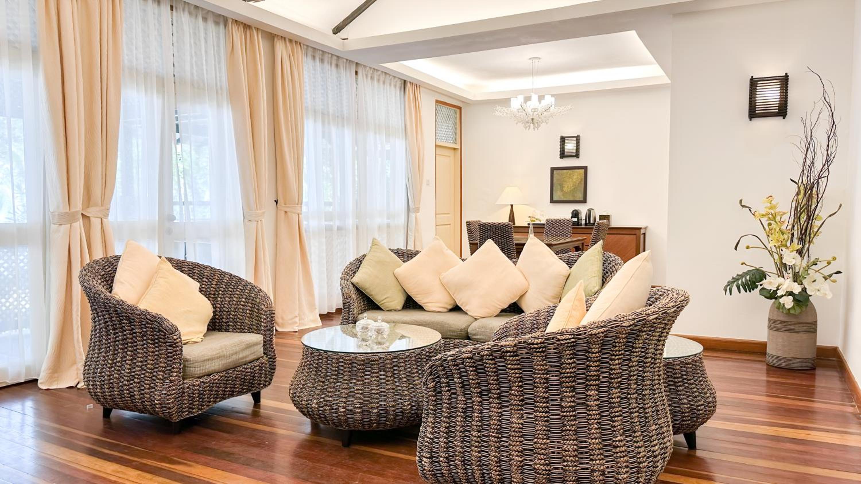 One Bedroom Sea View Suite - Photo 7