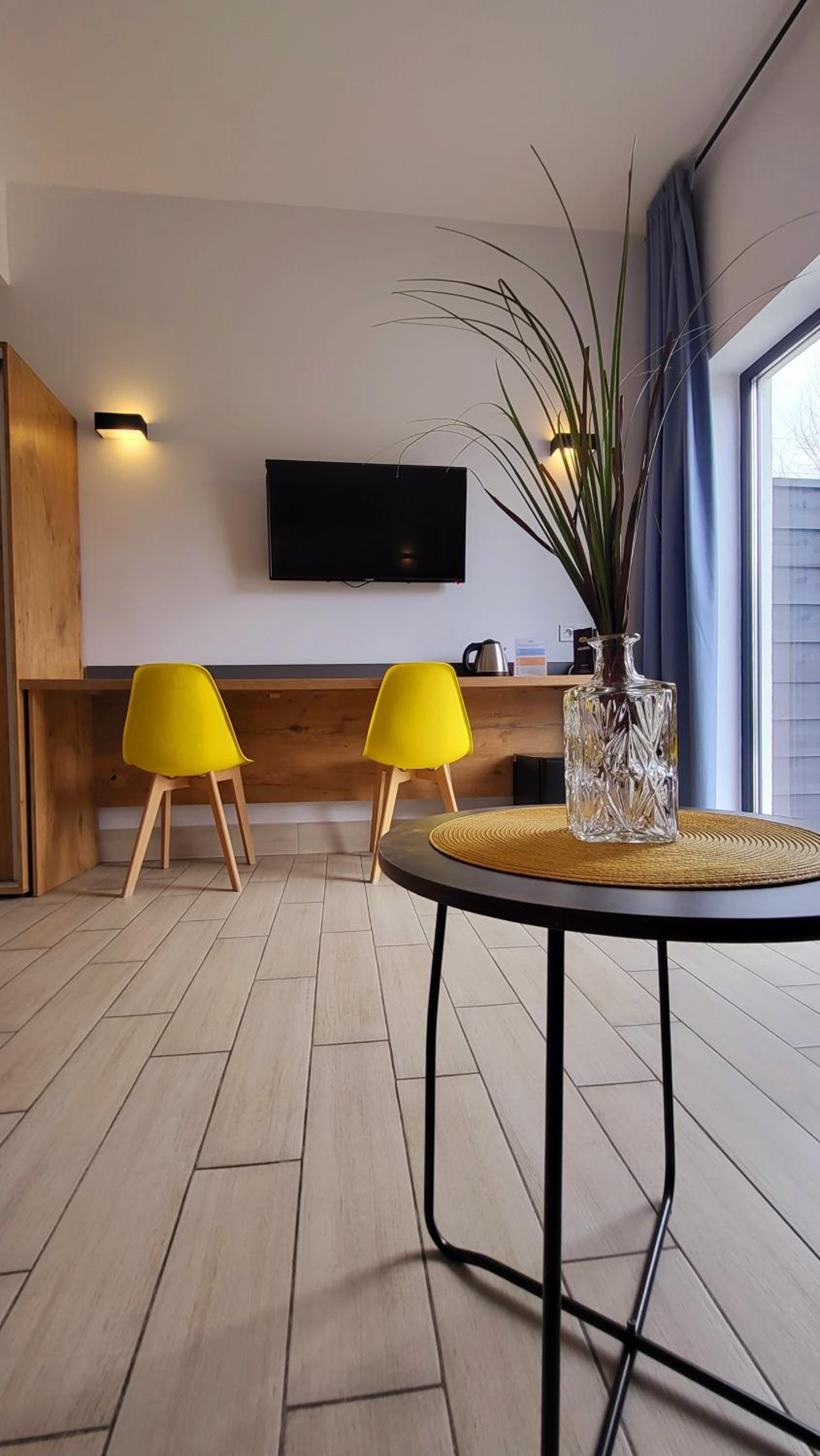 Large Double Room - Photo 2