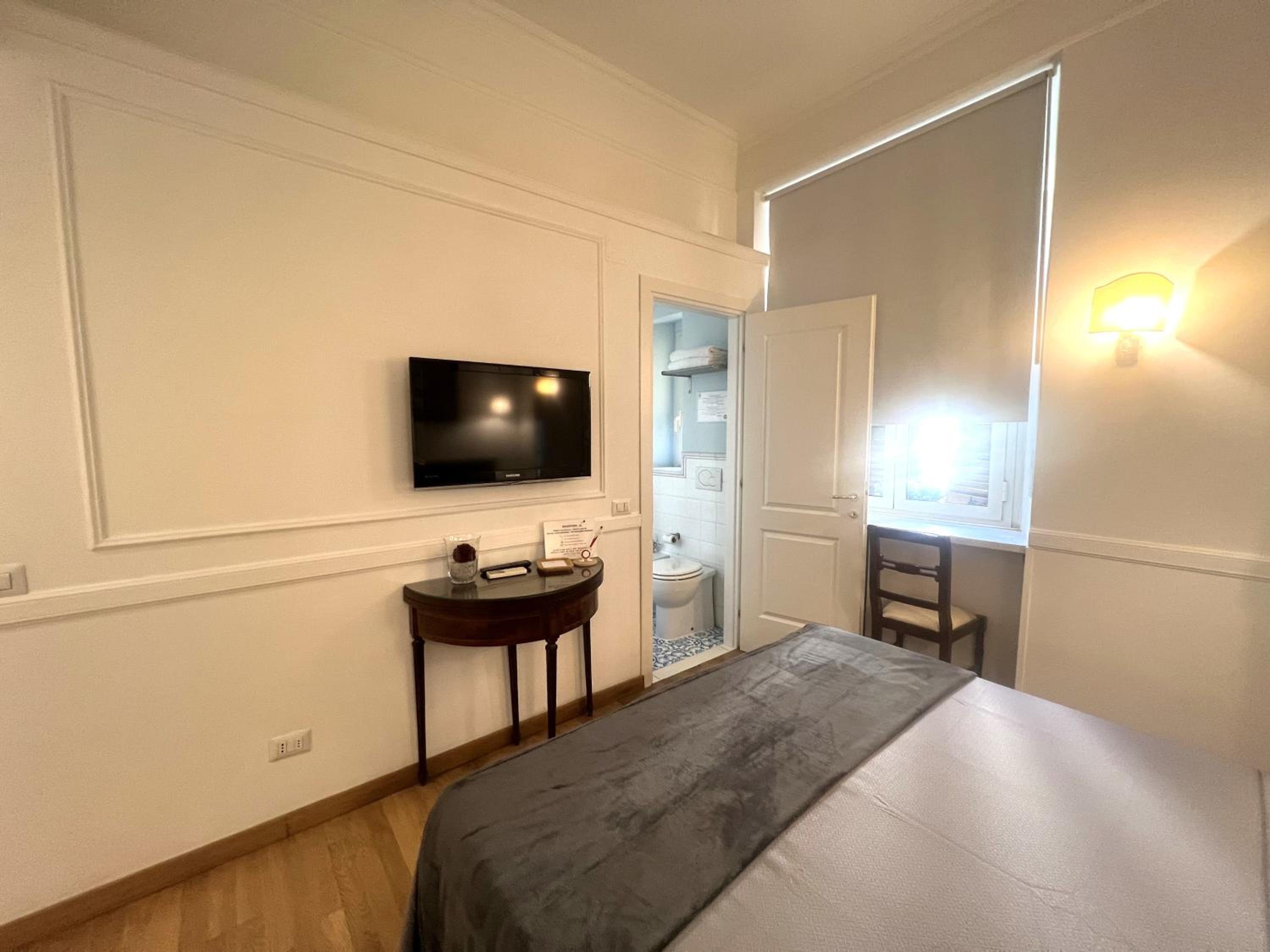 Single Room photo 2