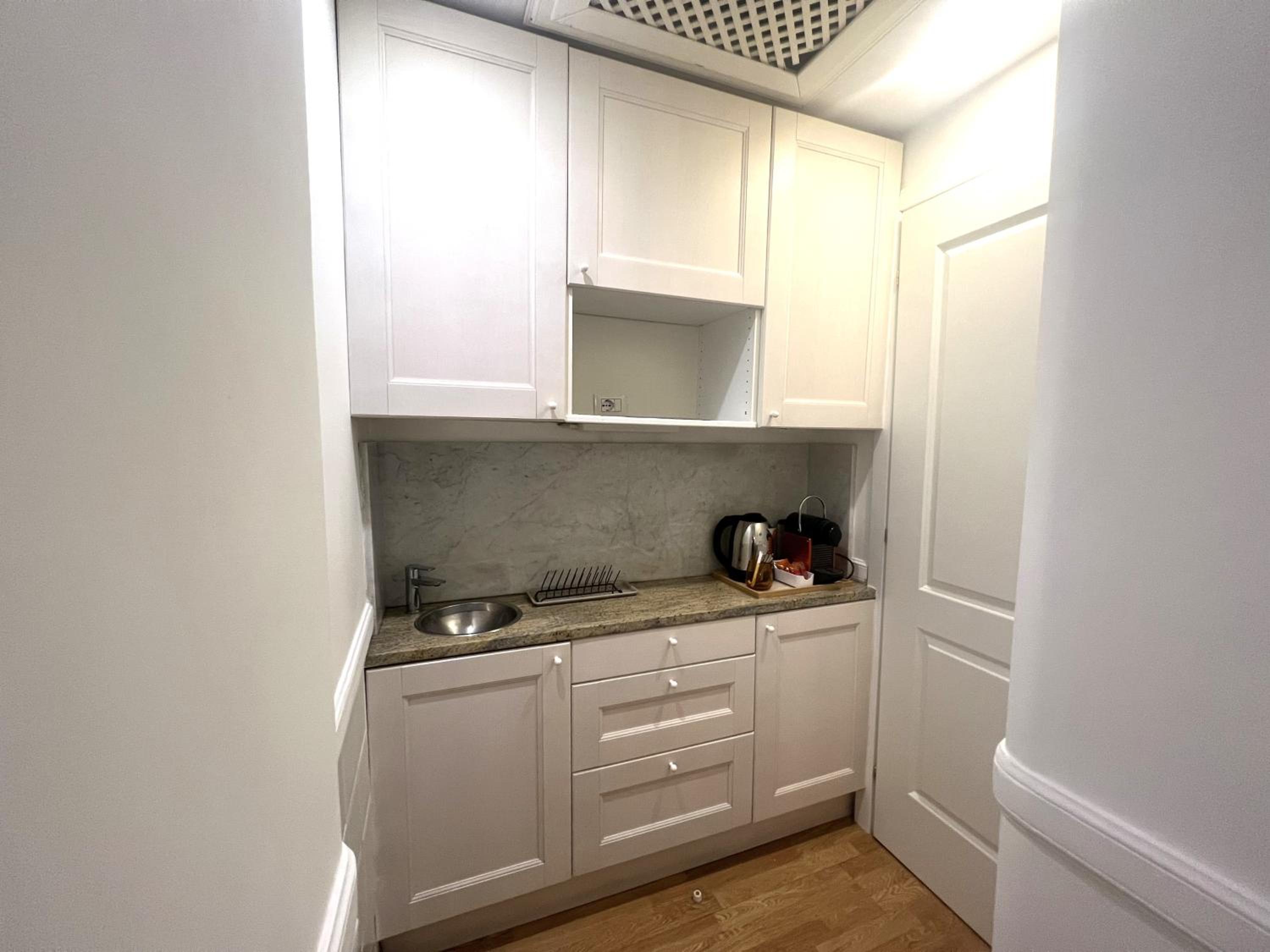 Single Room photo 3