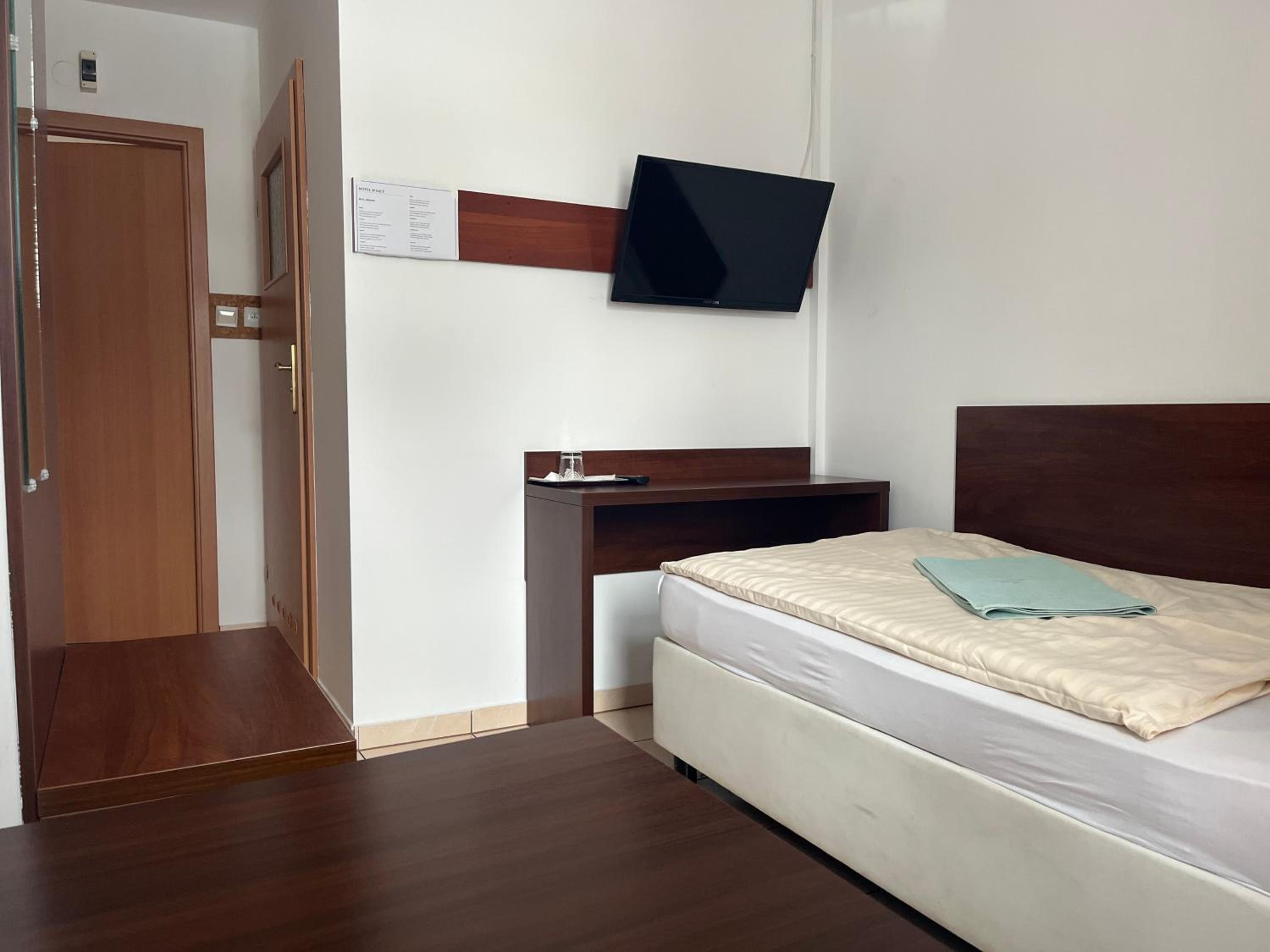 Single Room photo 3