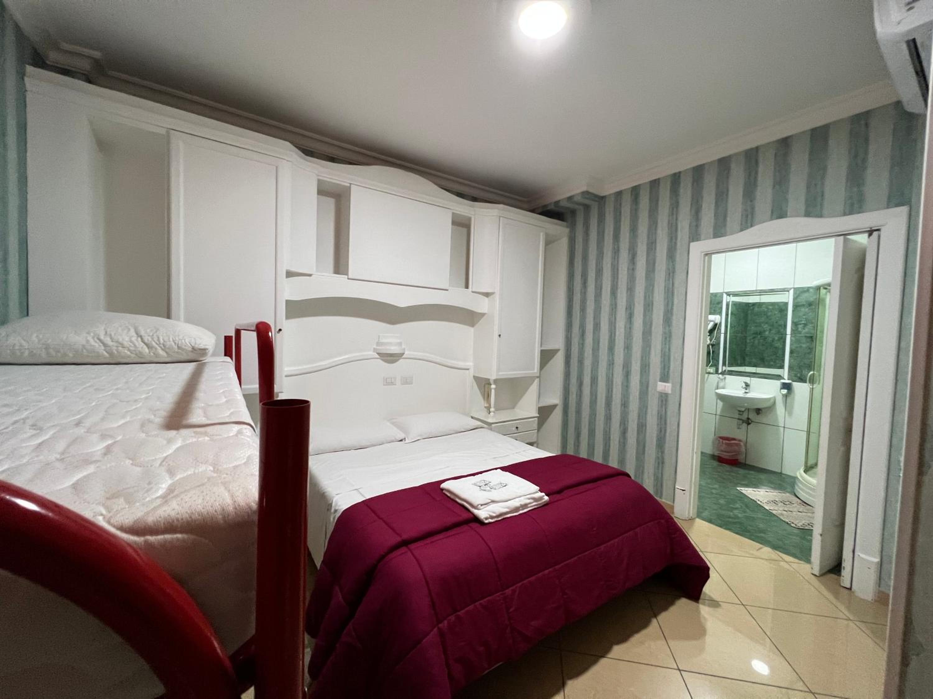 Quadruple Room photo 2