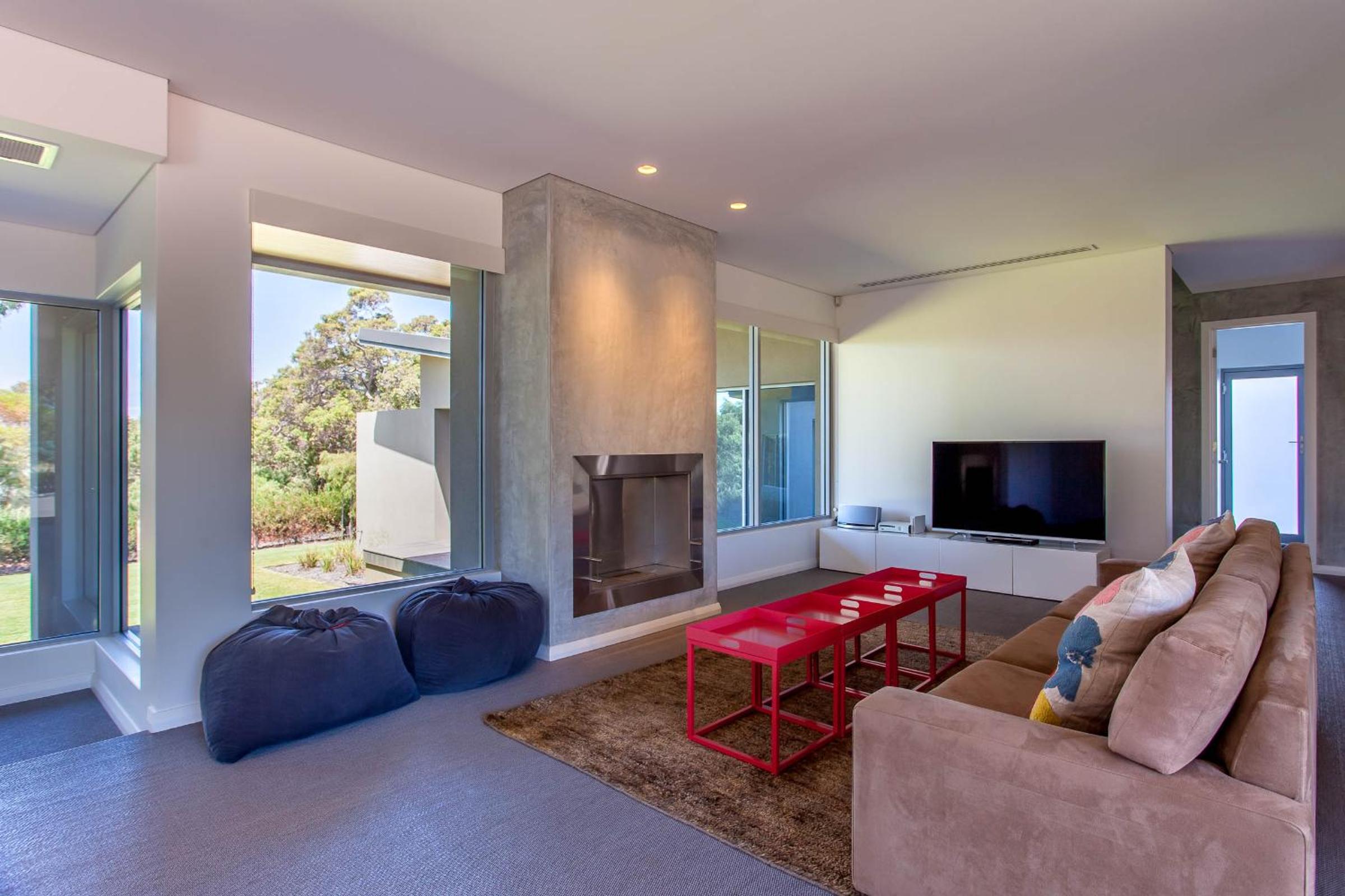 Four-Bedroom House photo 1