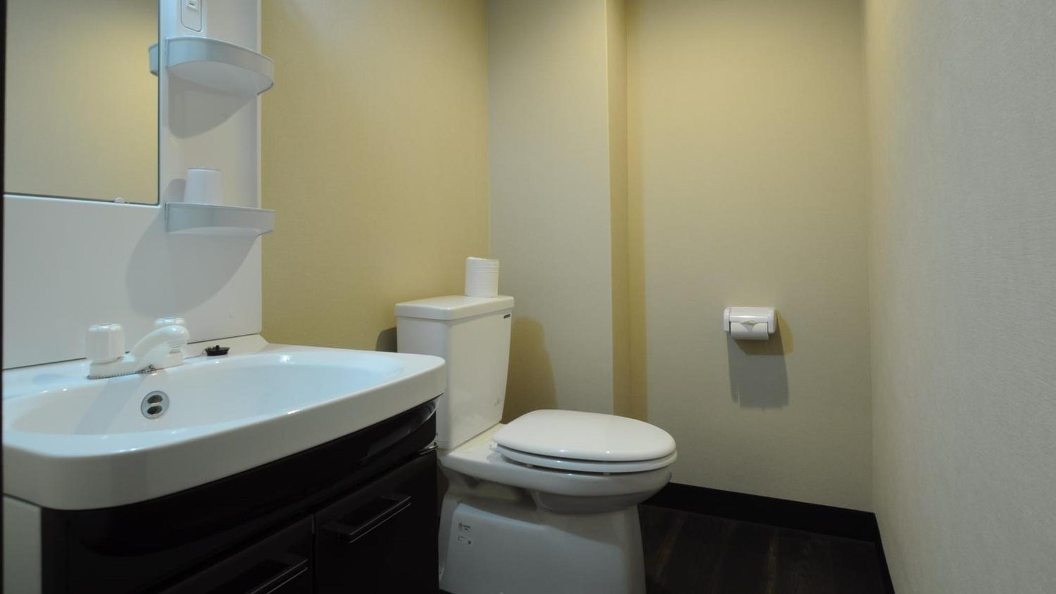 Single Room with Private Bathroom - Non-Smoking photo 2