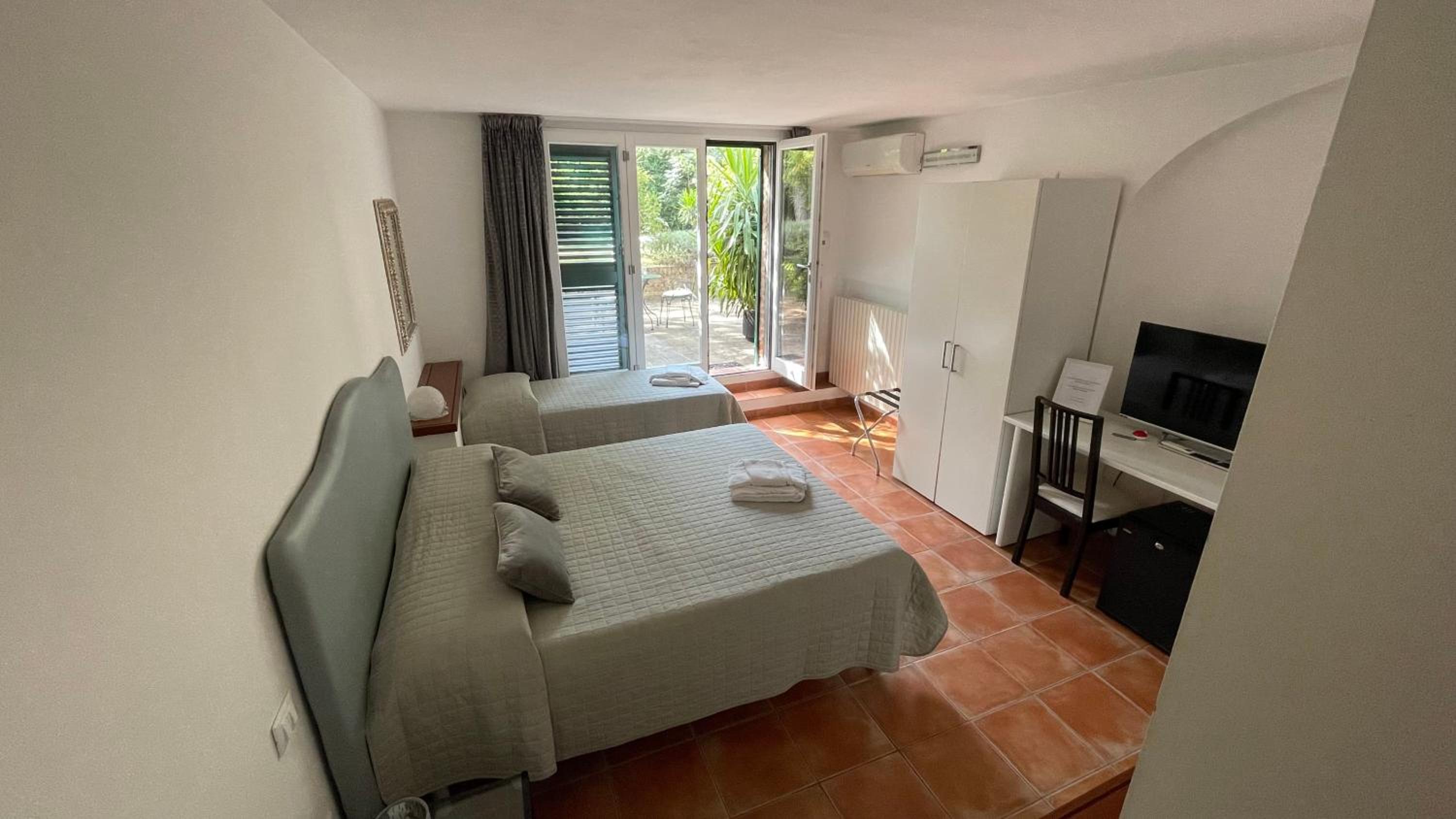 Double or Twin Room photo 1