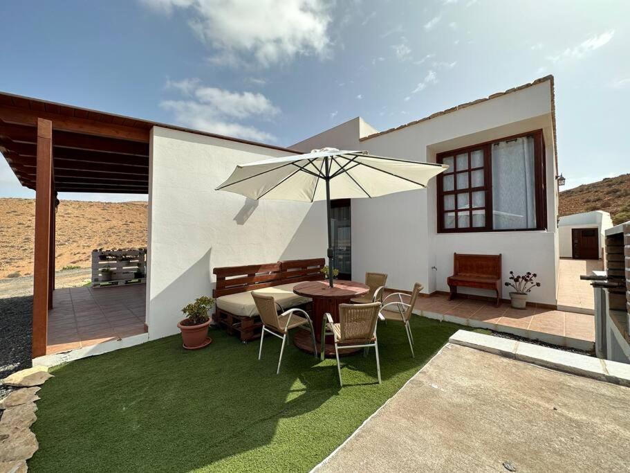 Three-Bedroom Villa photo 2