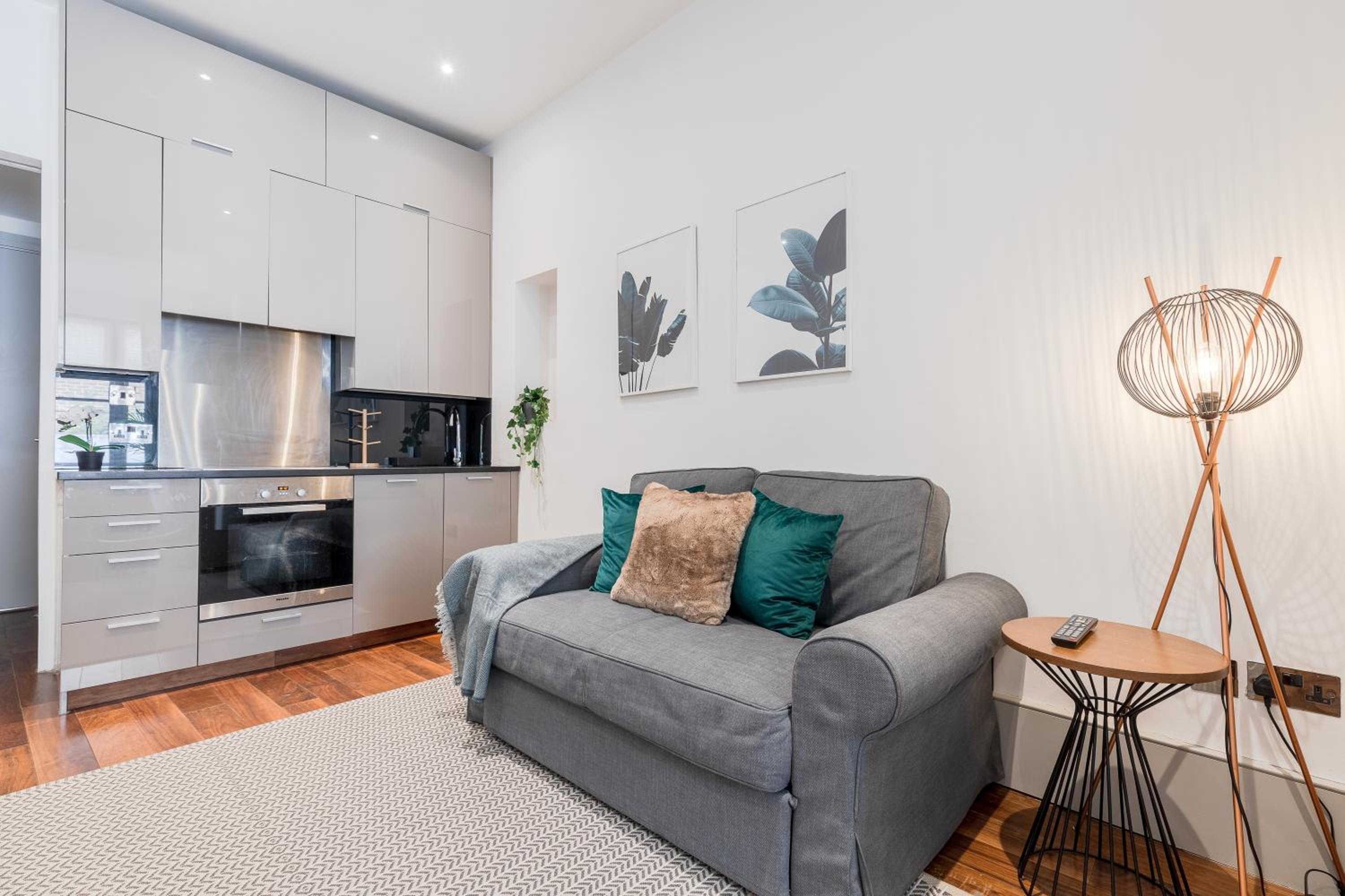 Studio Apartment photo 2