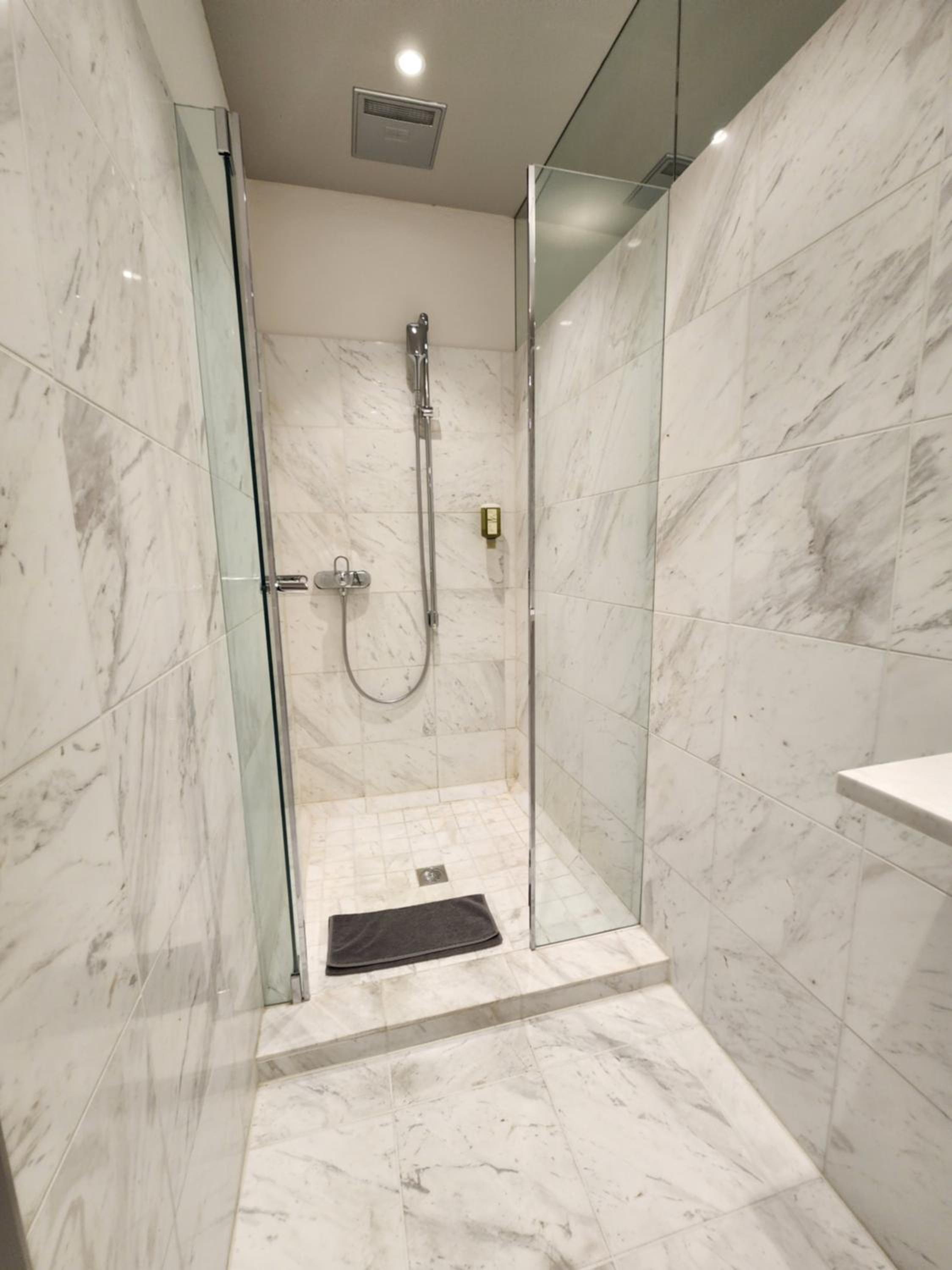 Standard Double Room - Photo 7