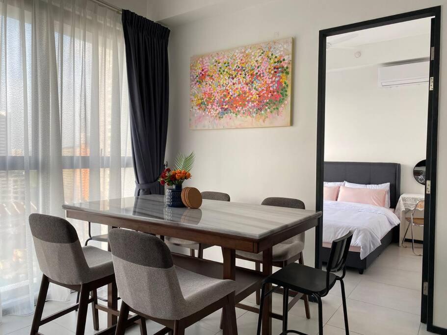 Three-Bedroom Apartment photo 2