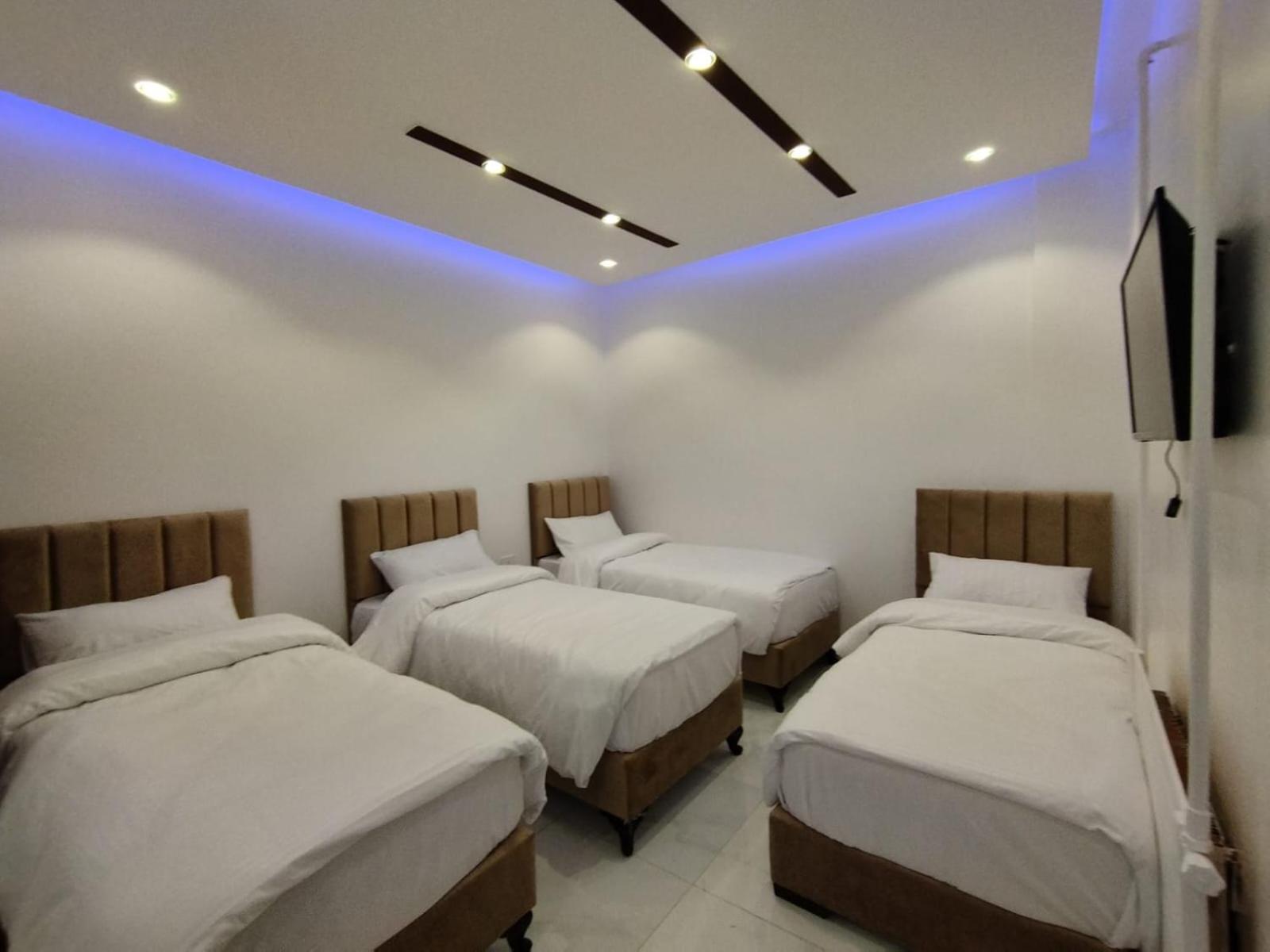 Quadruple Room with Shared Bathroom photo 3