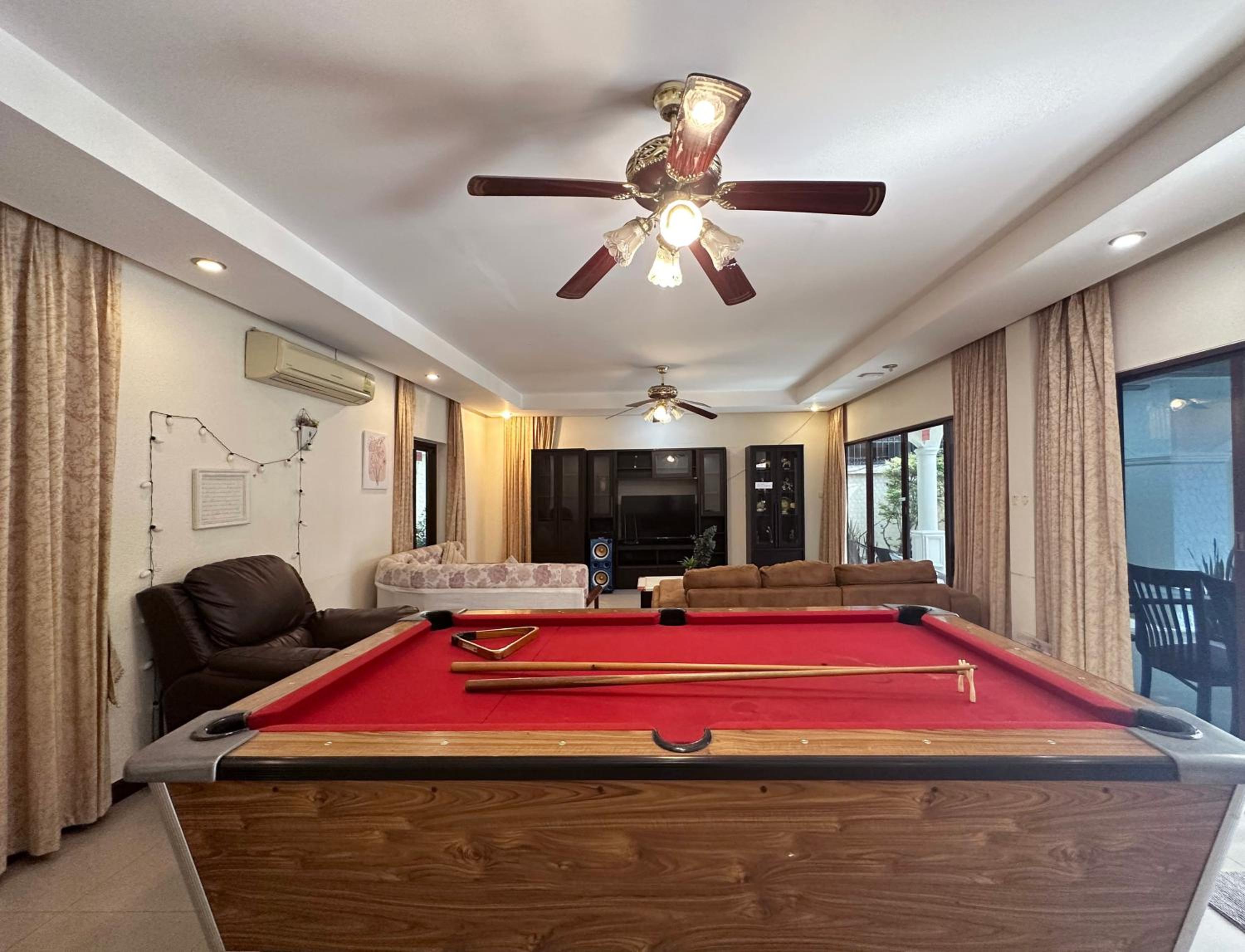 Three-Bedroom Villa - Photo 3