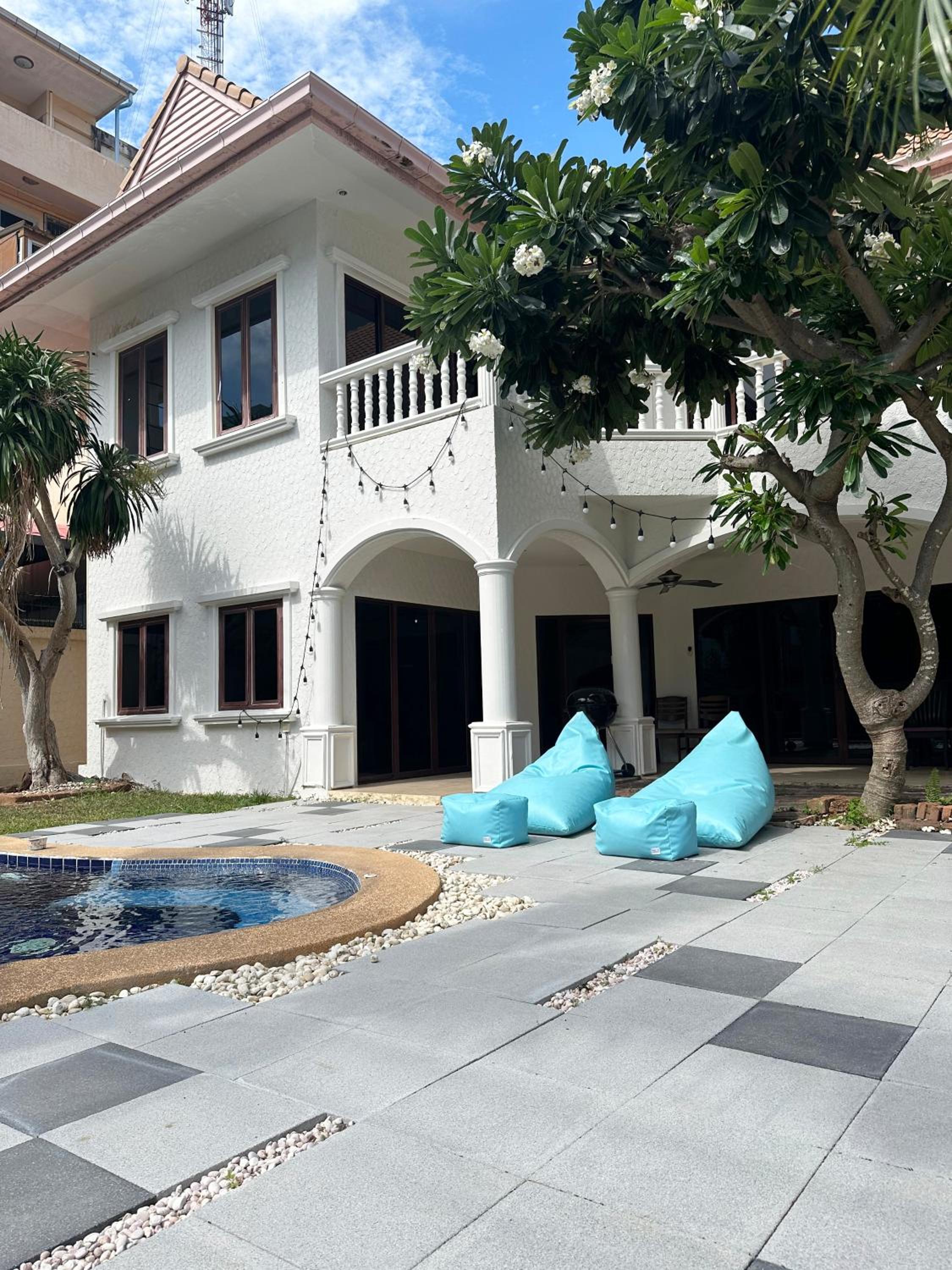 Three-Bedroom Villa - Photo 16