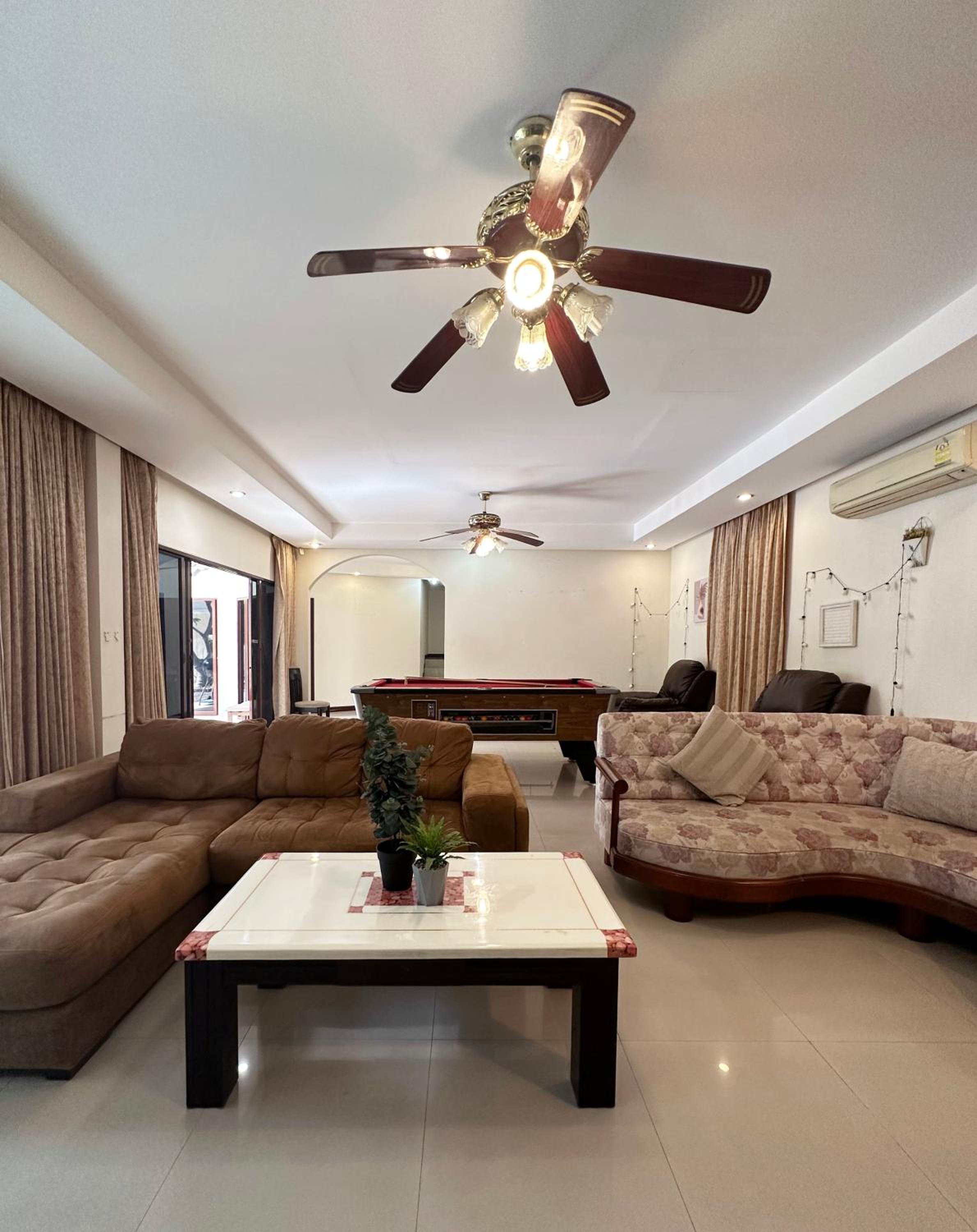 Three-Bedroom Villa - Photo 7