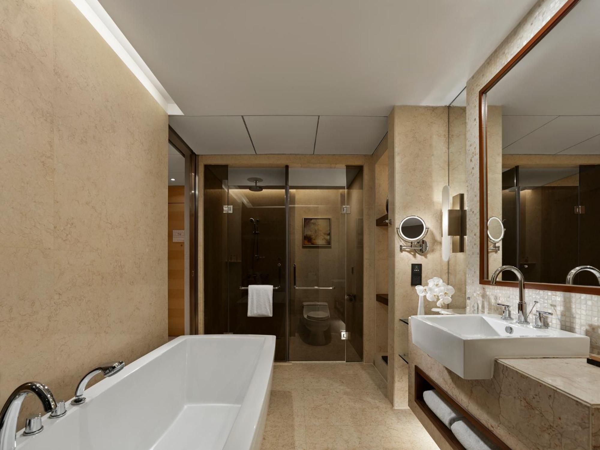 Executive King Studio - Photo 5