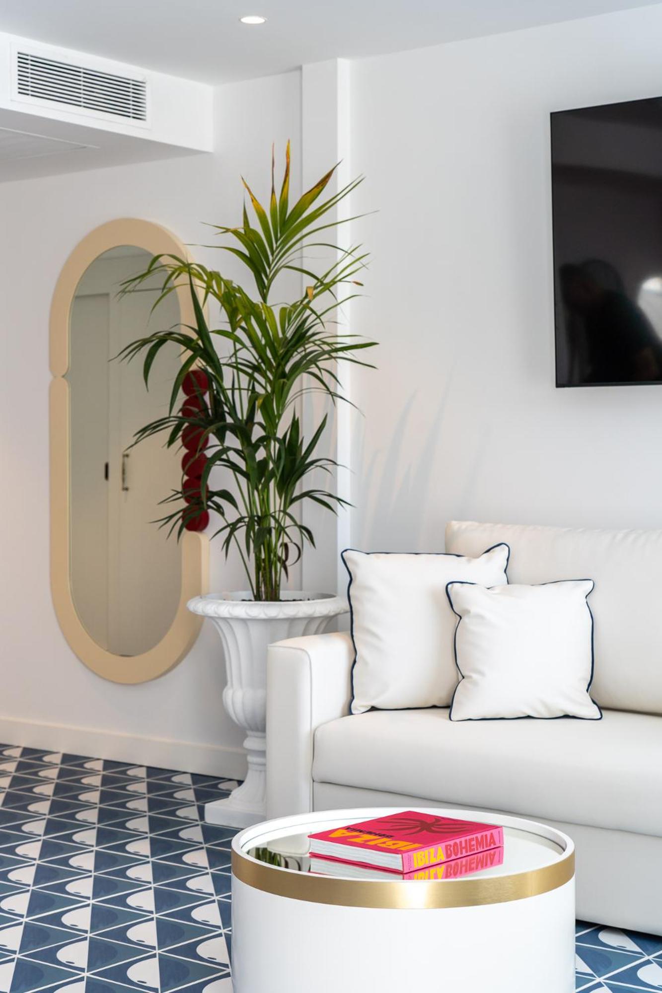 Suite Sea View with Terrace - Tribute to Ibiza - Photo 19