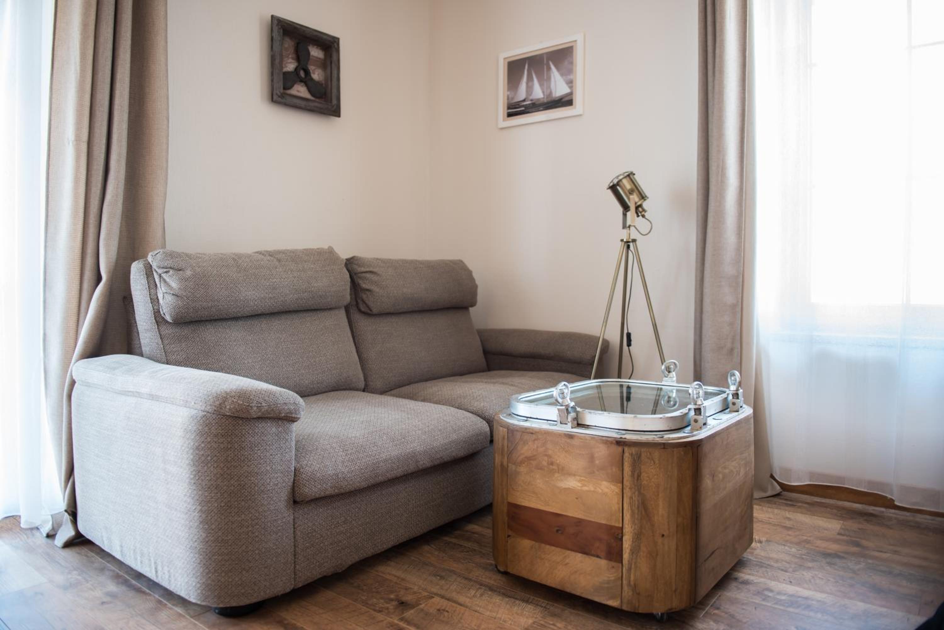 Deluxe Suite with Spa Bath