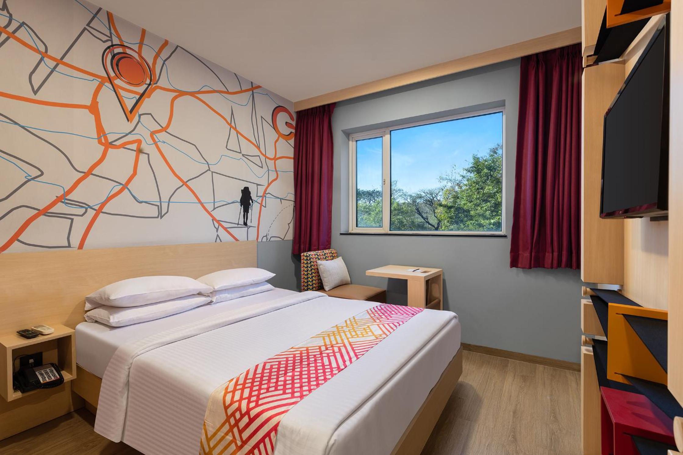 Luxe Queen Room - Photo 1