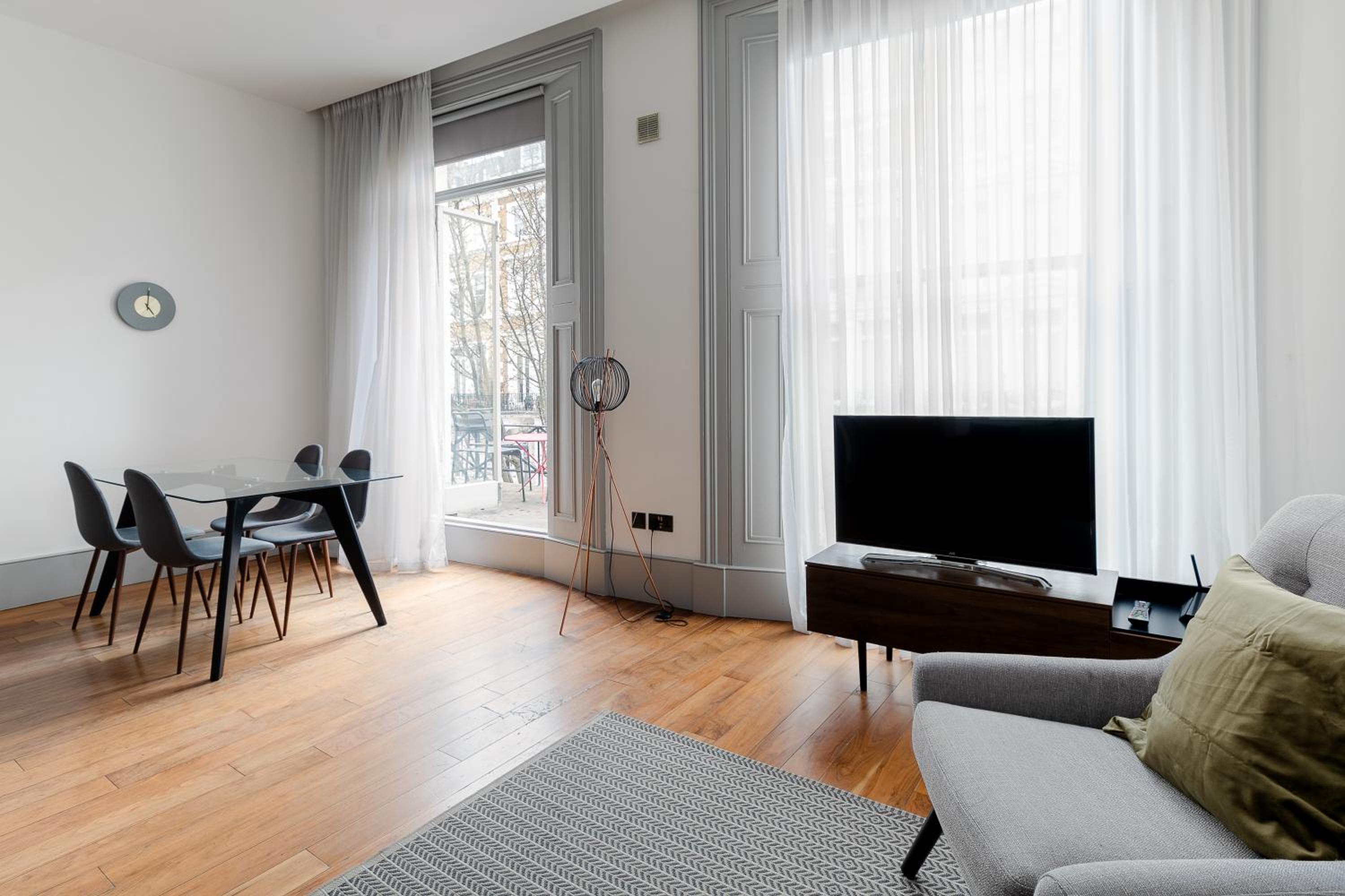 Apartment with Terrace photo 3