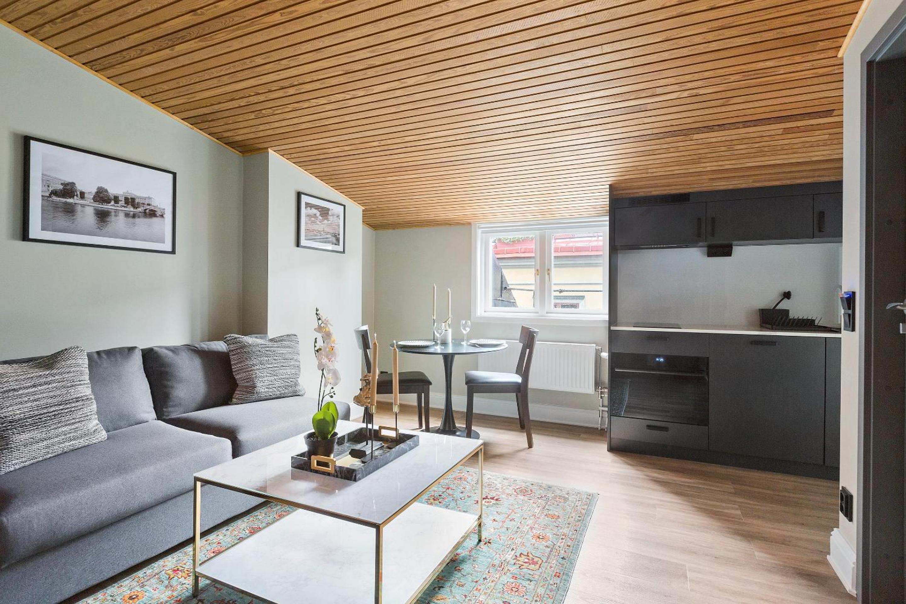 King Studio with Sofa Bed