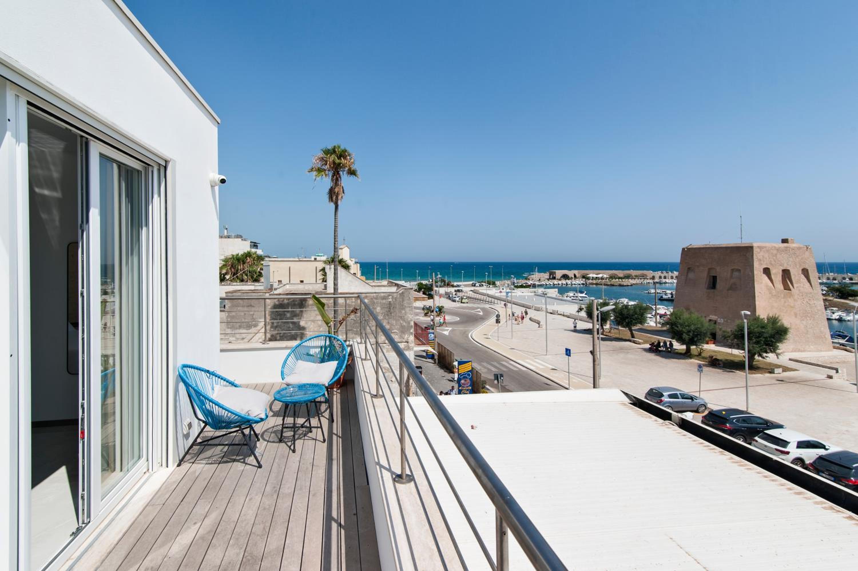 Deluxe Triple Room with Sea View - Photo 8