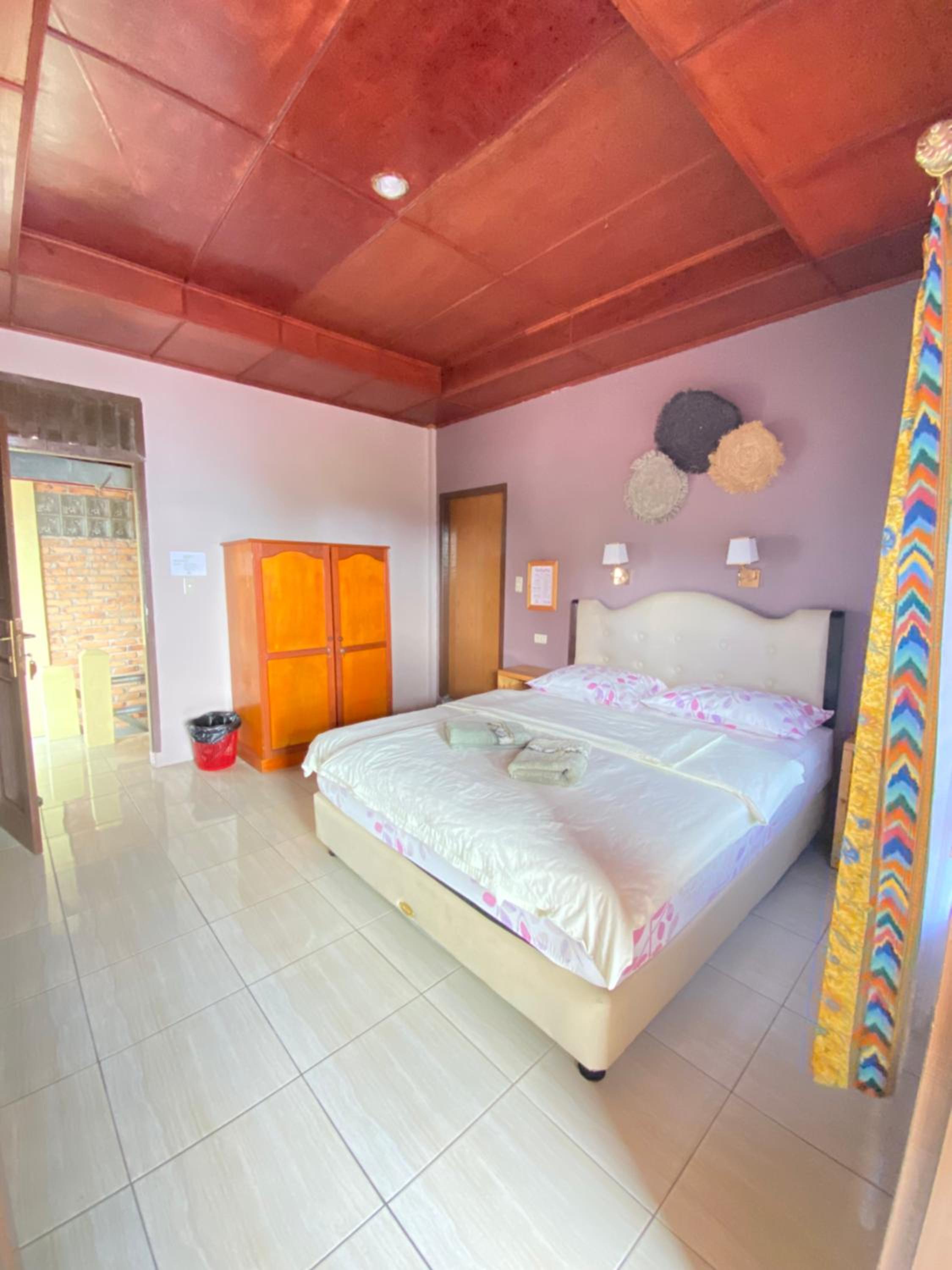 Queen Room photo 1