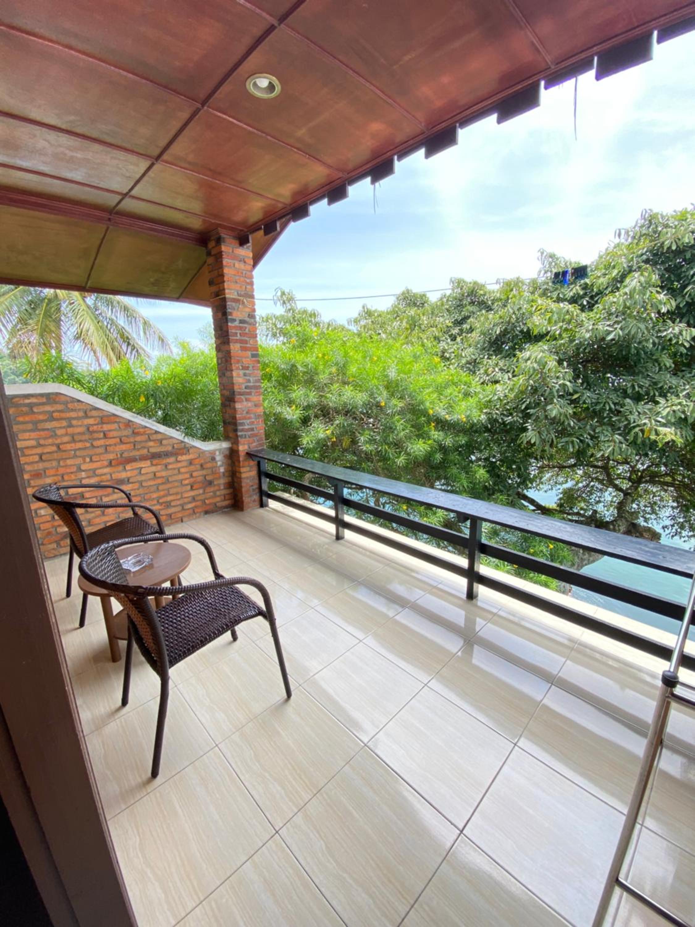 Double Room with Balcony and Lake View photo 3