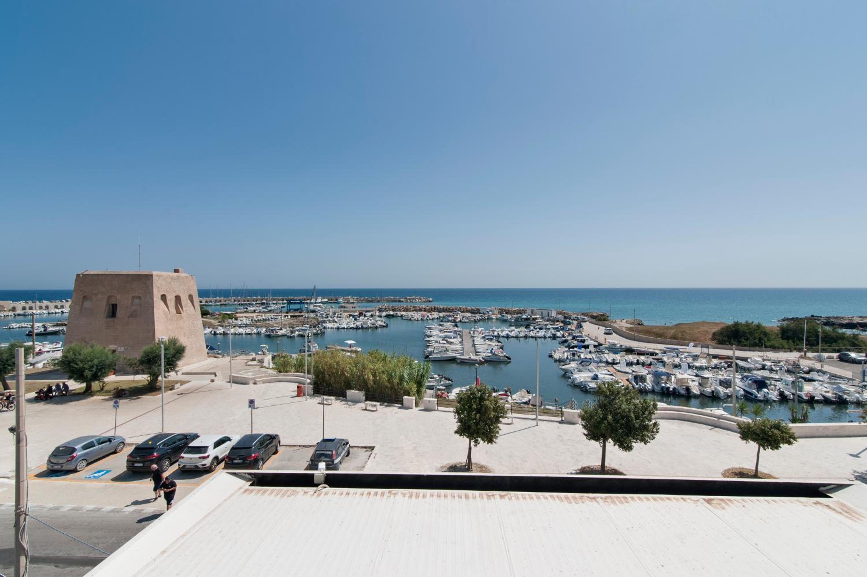 Deluxe Triple Room with Sea View - Photo 19