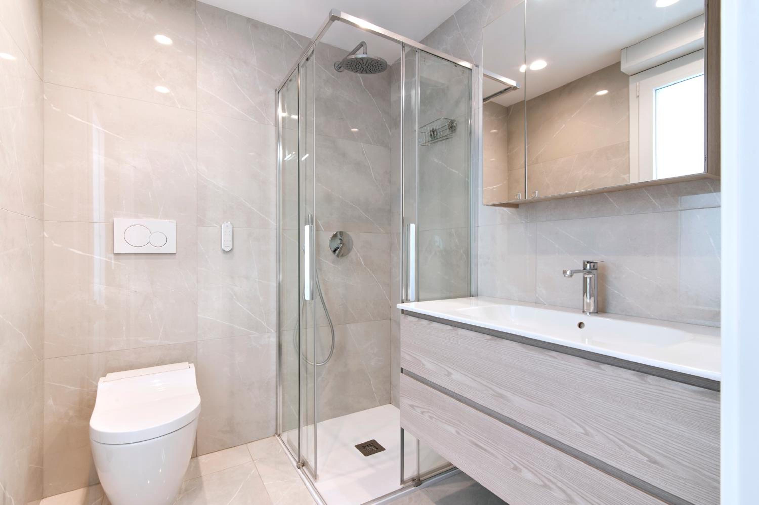 Deluxe Triple Room with Sea View - Photo 13