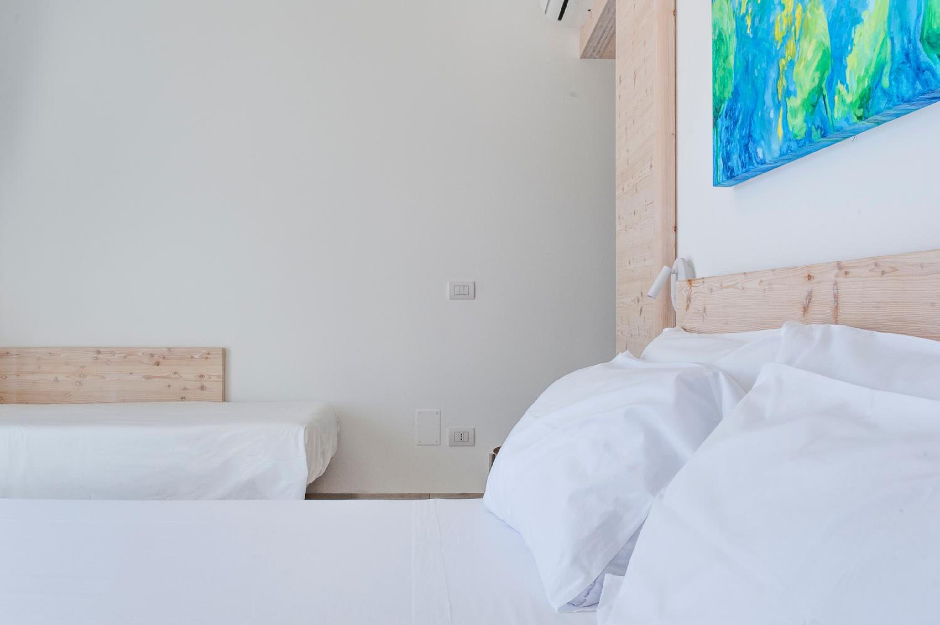 Deluxe Triple Room with Sea View - Photo 2