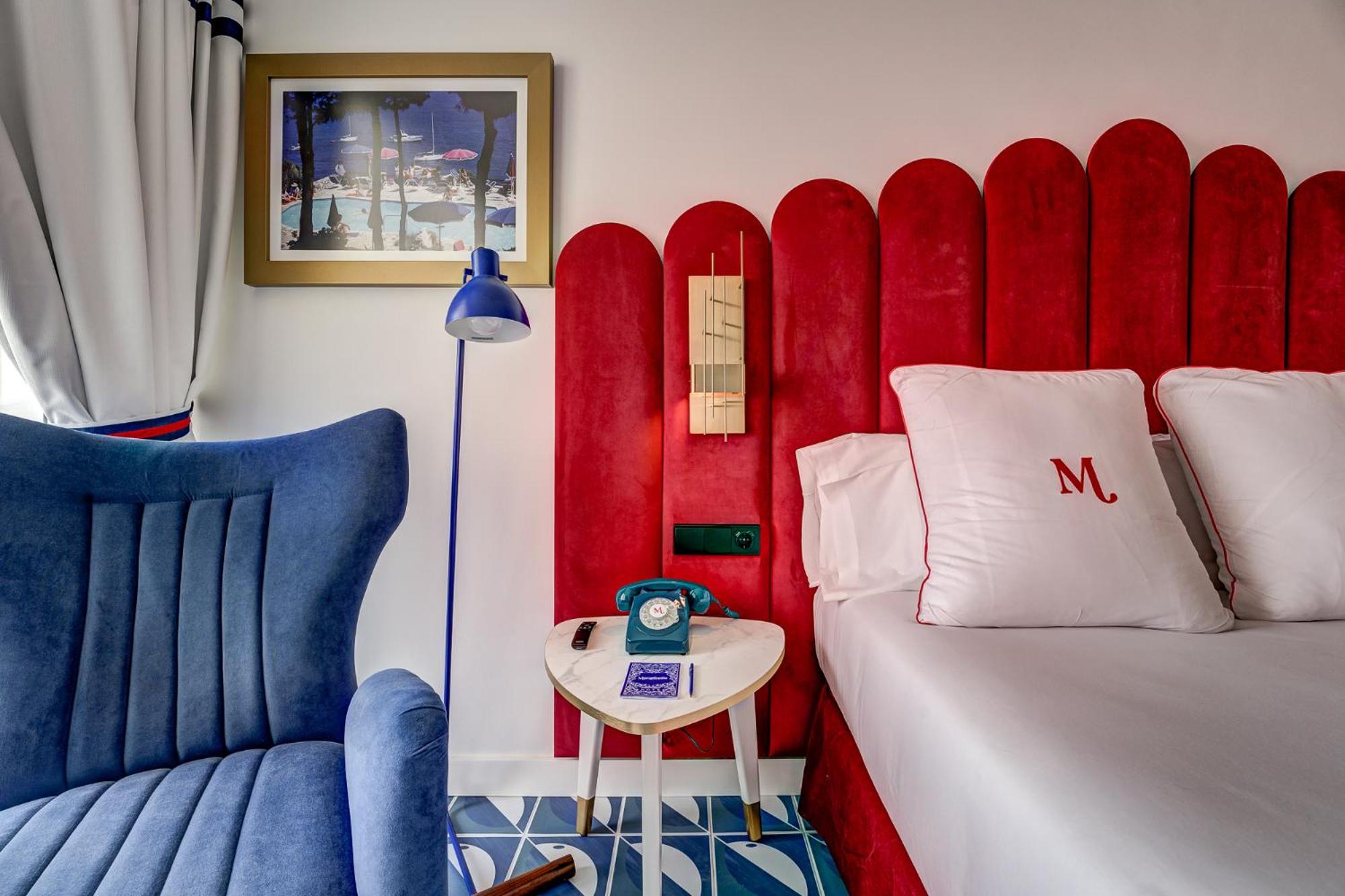 Deluxe with Balcony - Photo 4