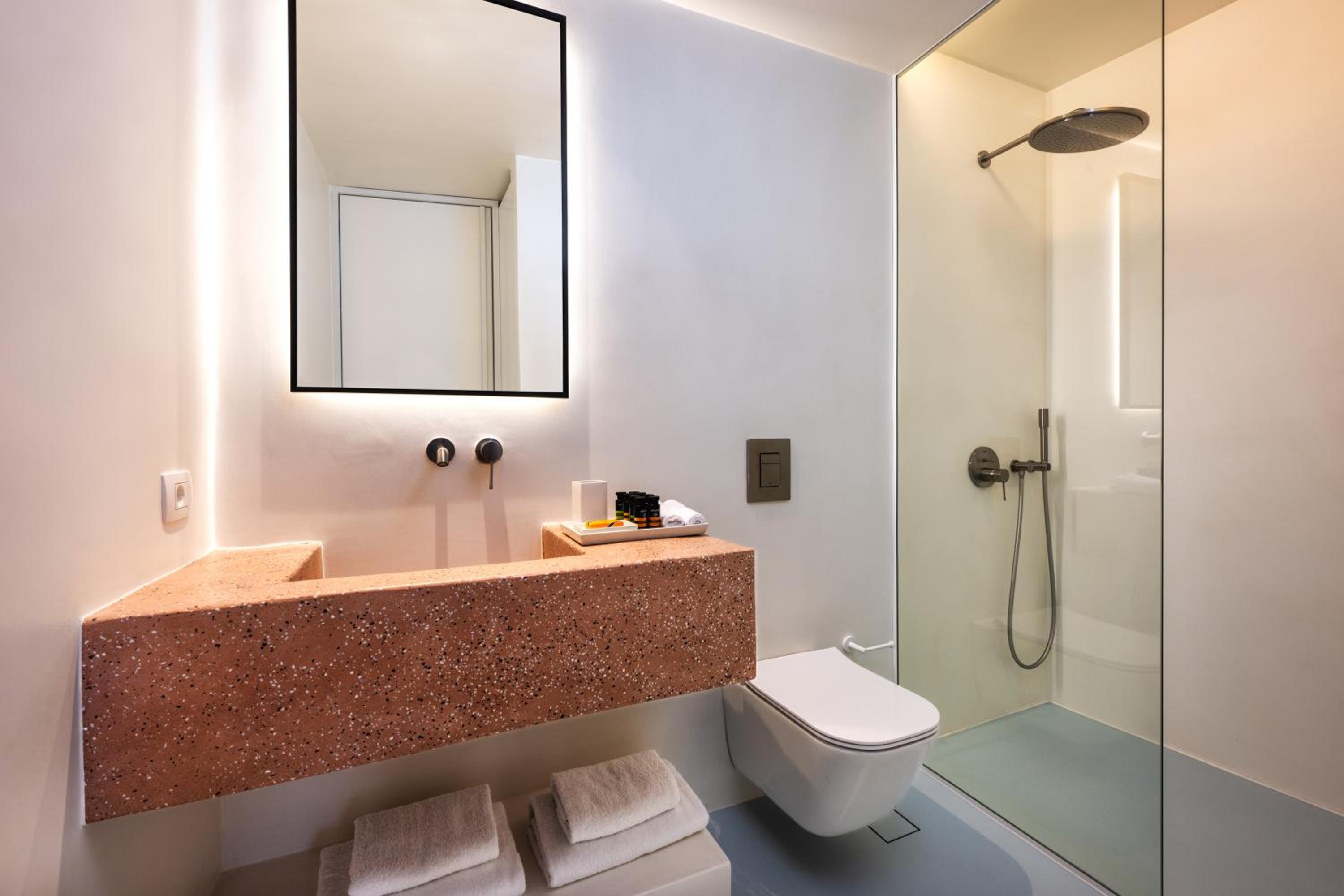 Suite with Outdoor Plunge Pool photo 2
