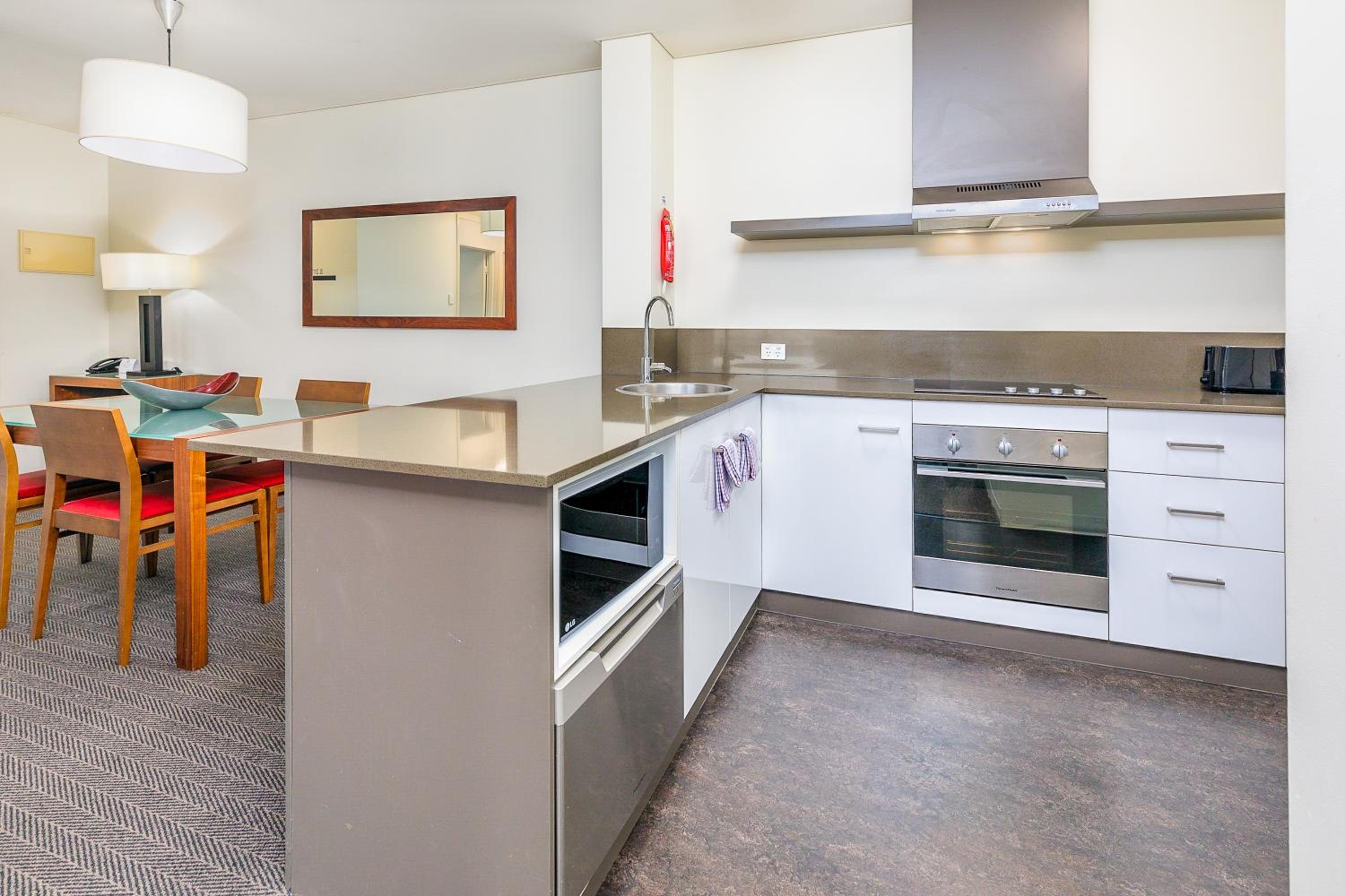 One-Bedroom Apartment - Photo 8