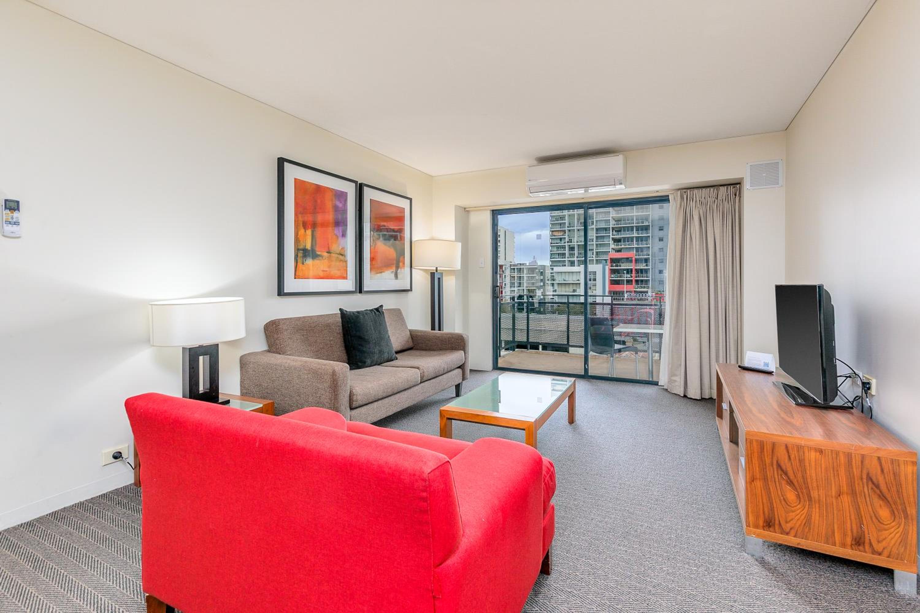 One-Bedroom Apartment - Photo 7