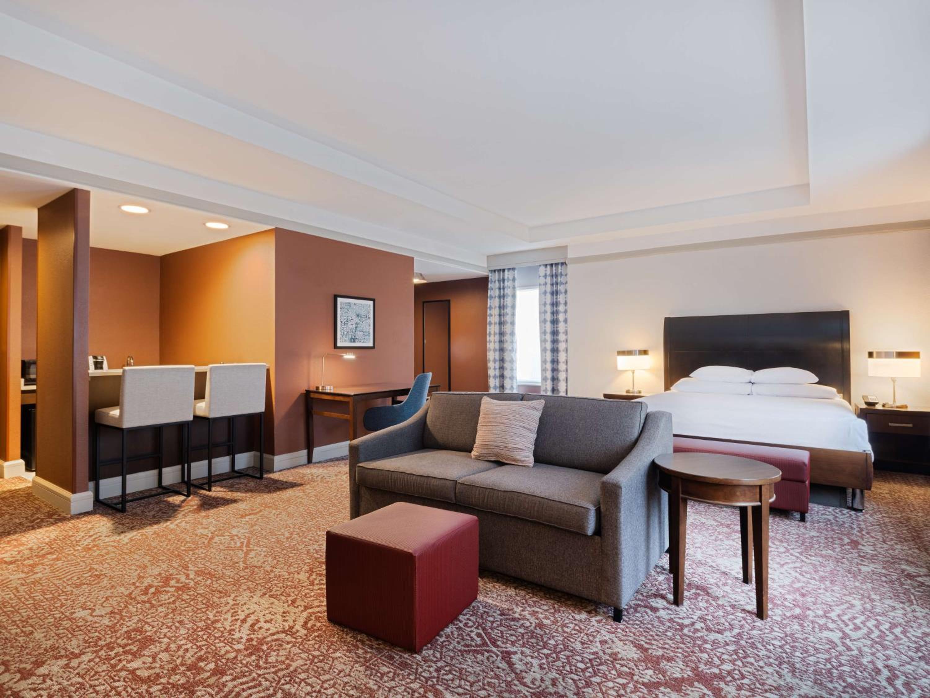 Junior King Suite with Sofa Bed - Photo 1