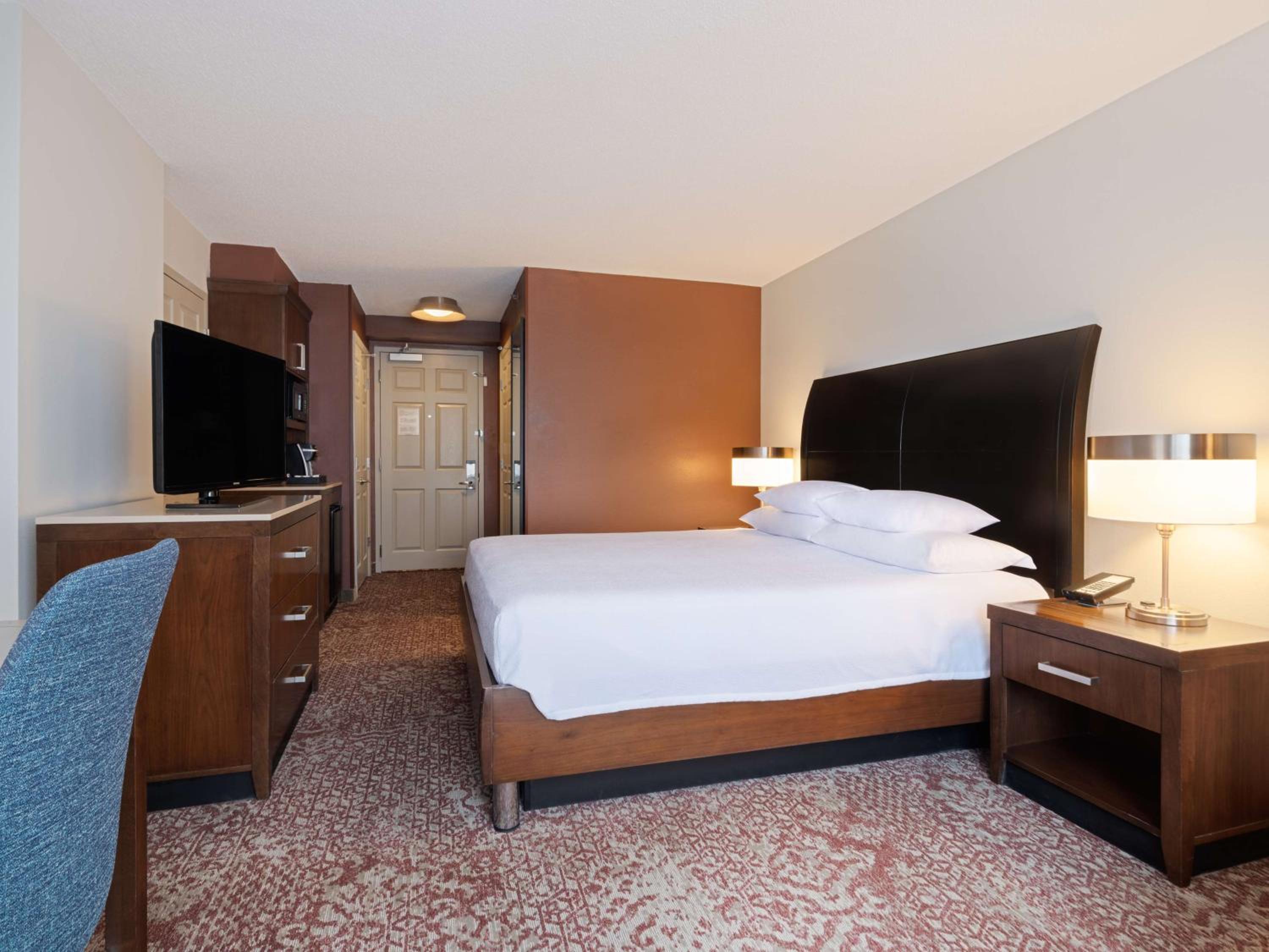 King Room with Accessible Tub - Mobility Access