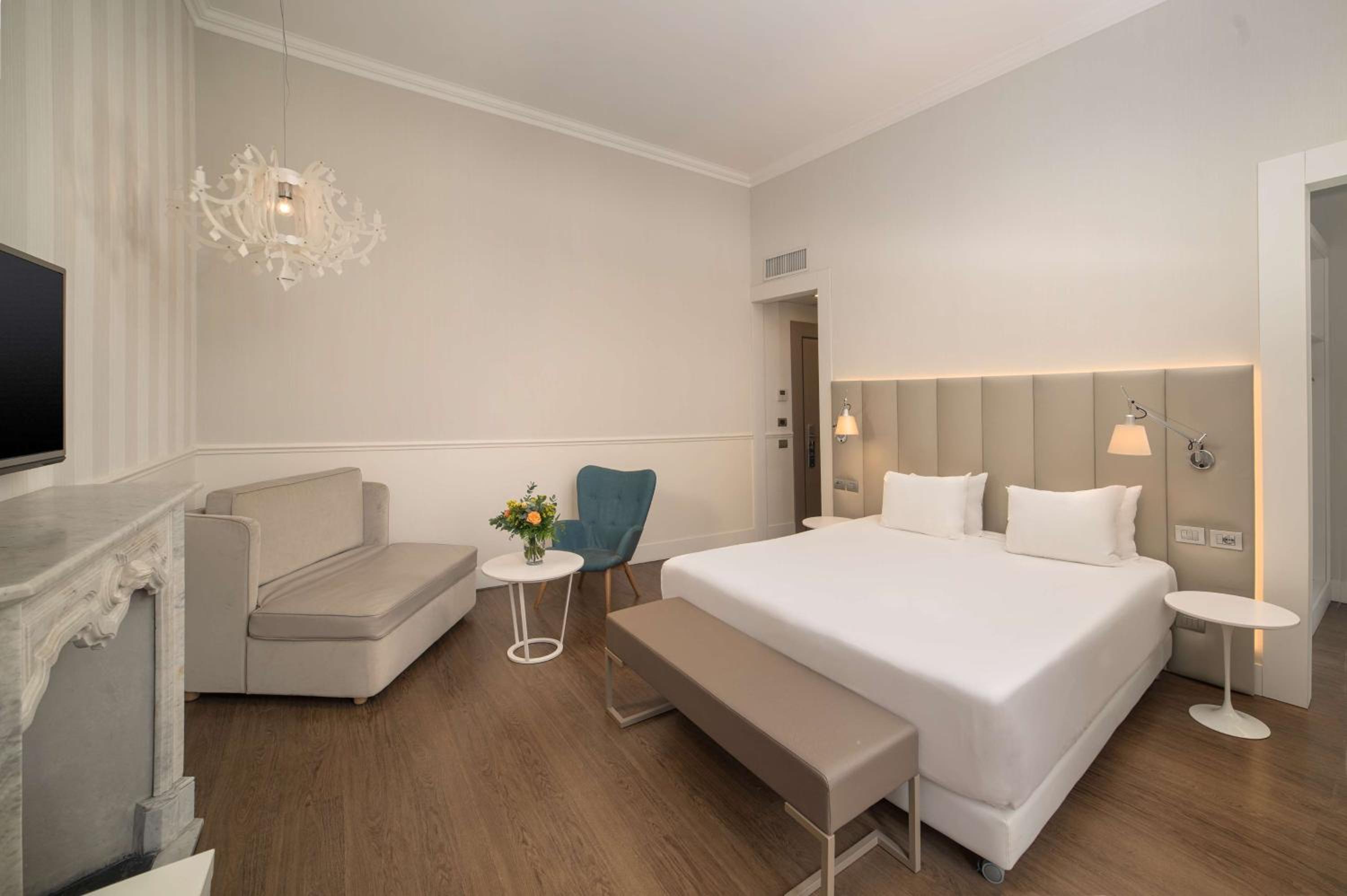 Superior Double or Twin Room XL with View - Photo 2