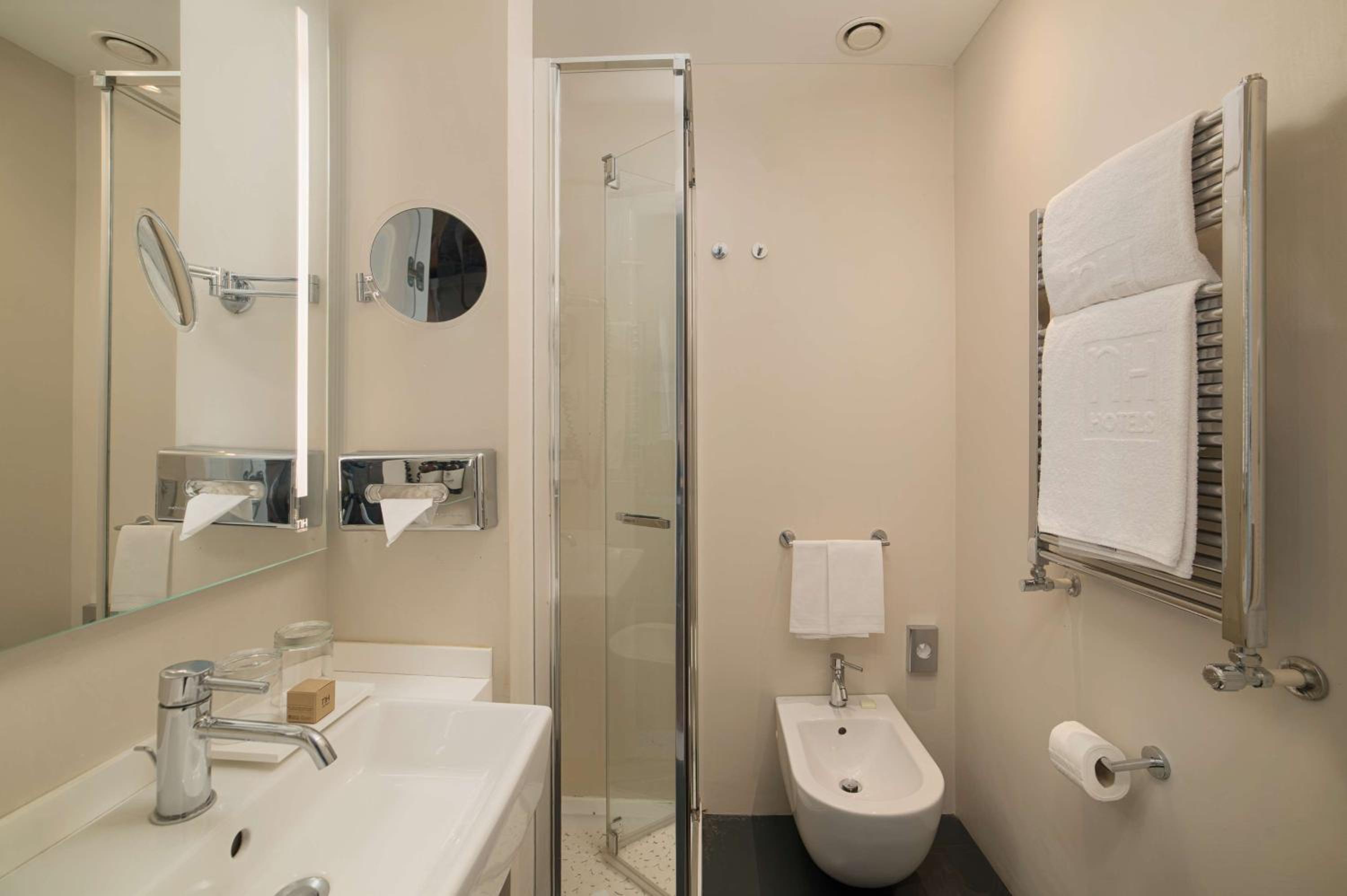Superior Double or Twin Room XL with View - Photo 4