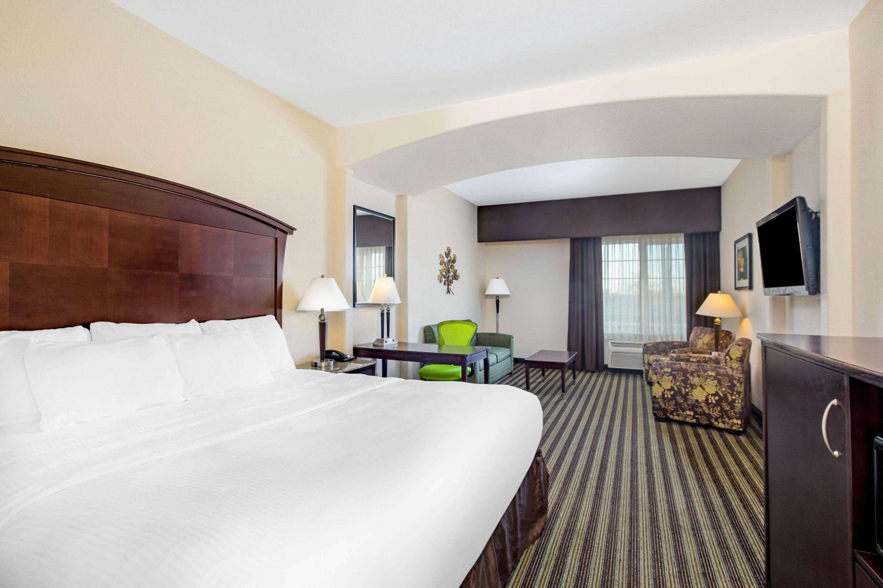 Executive King Room - Photo 3