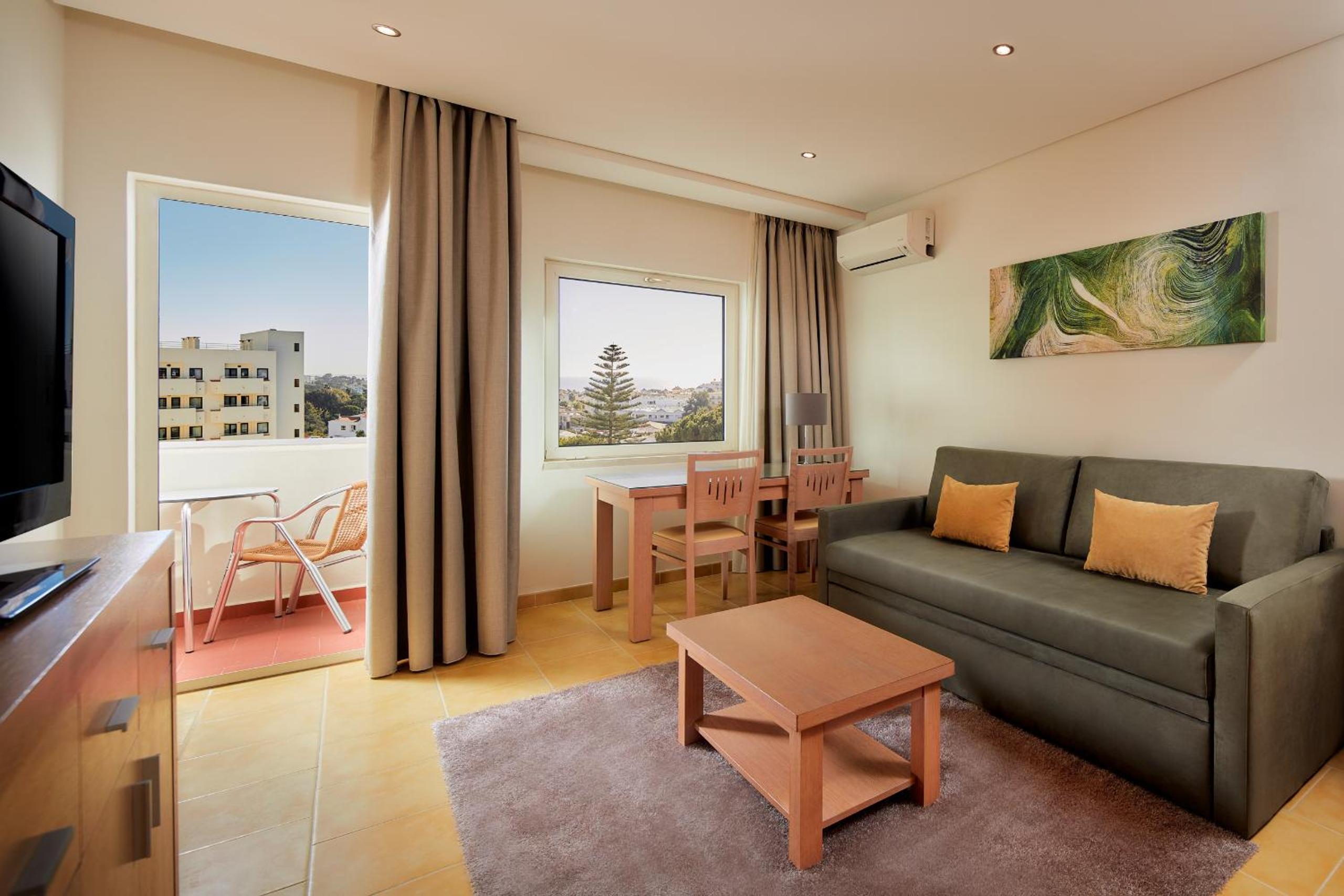 Suite with Pool View (3 Adults + 1 Child) photo 3