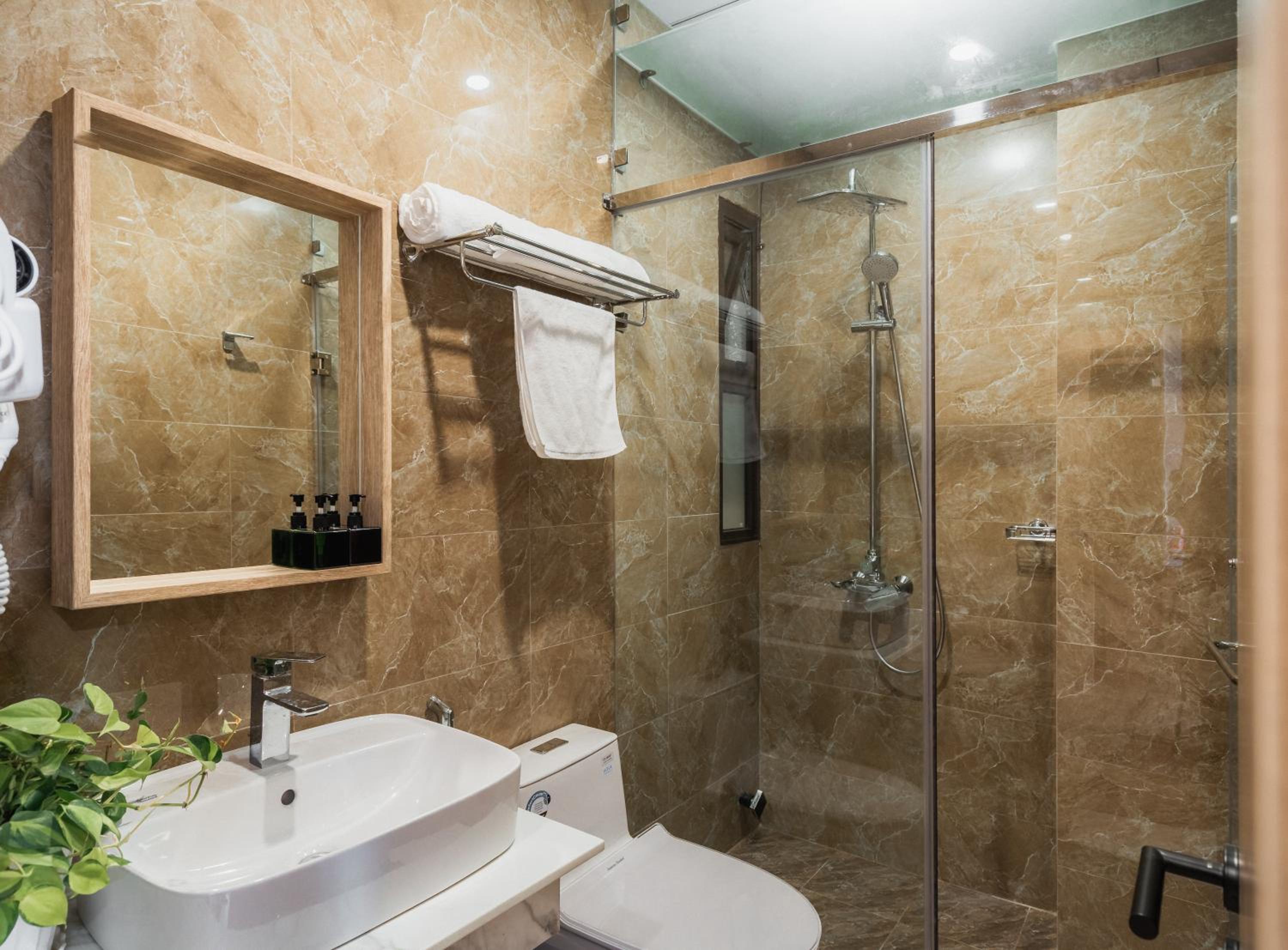 Deluxe King Room photo 3