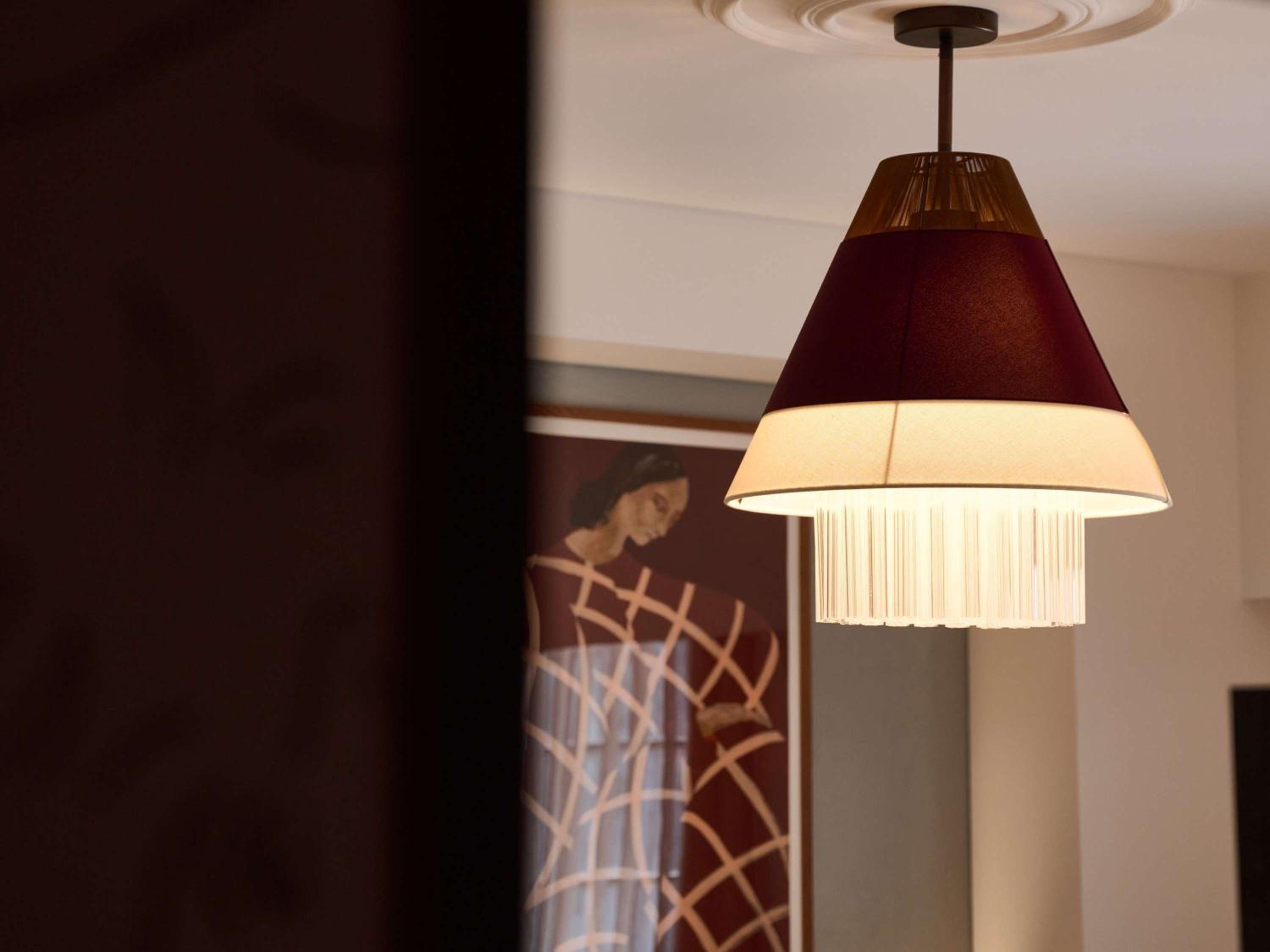 Morris Queen Room